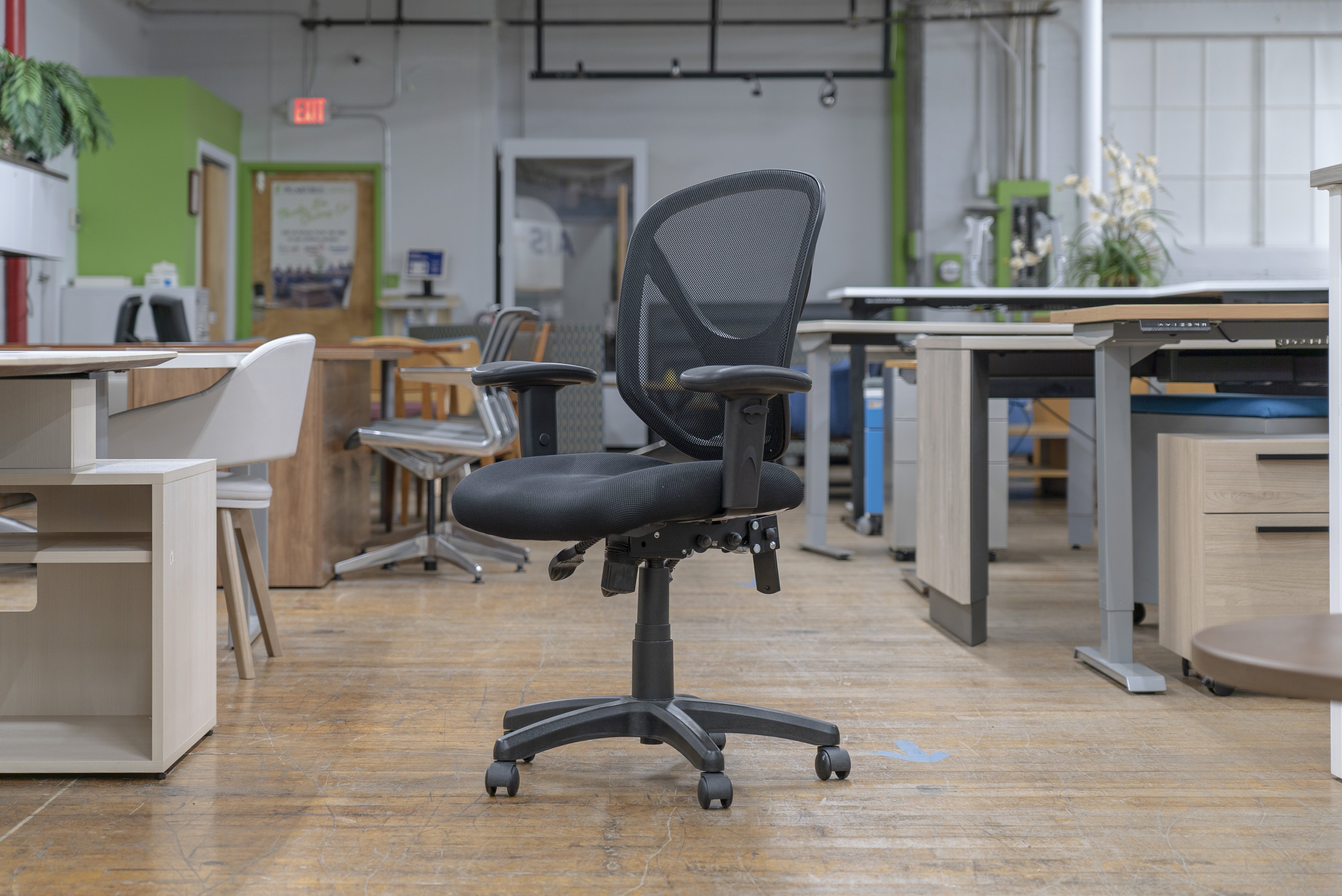 realspace-mftc-200-black-multi-function-ergonomic-super-task-chair
