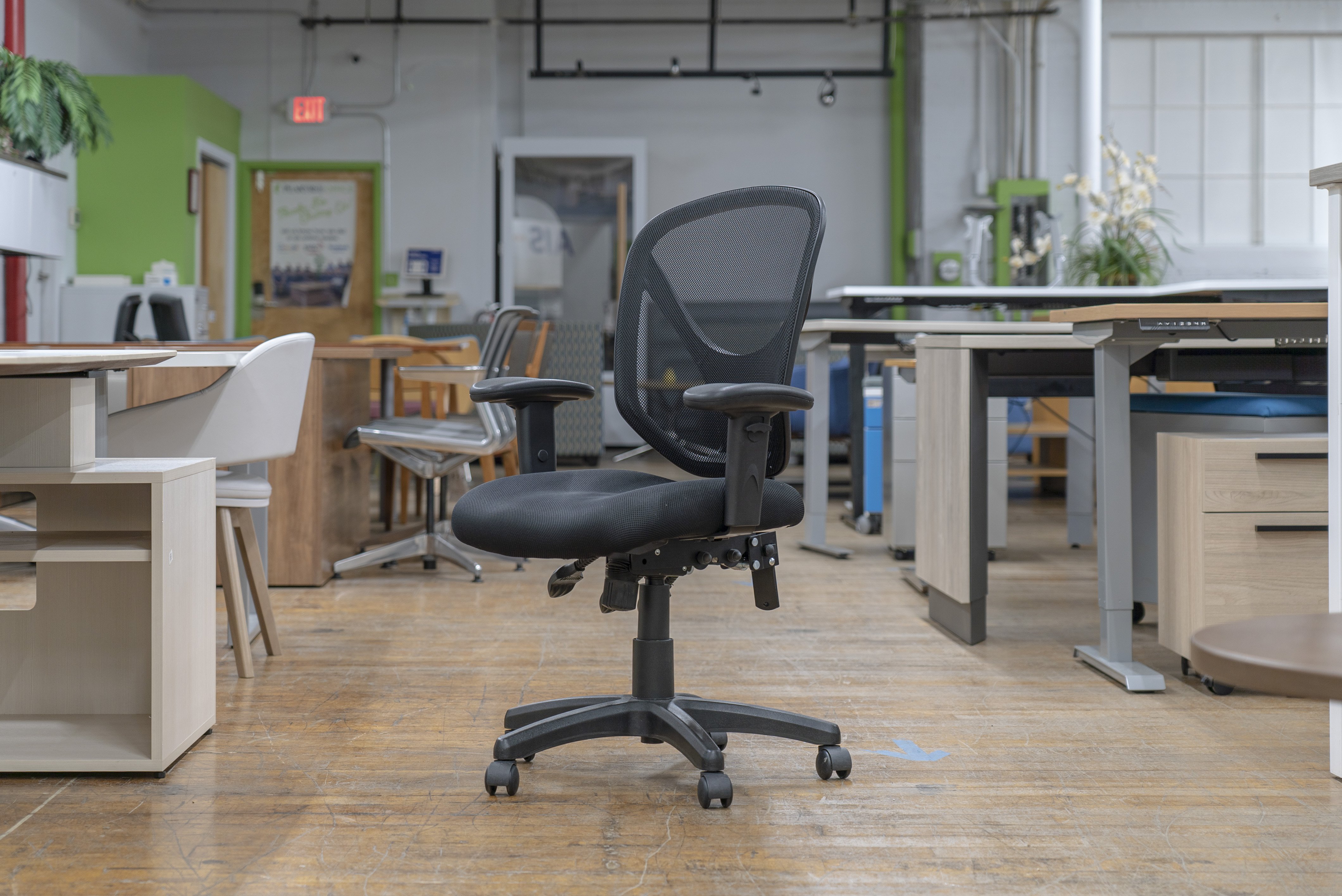 realspace-mftc-200-black-multi-function-ergonomic-super-task-chair