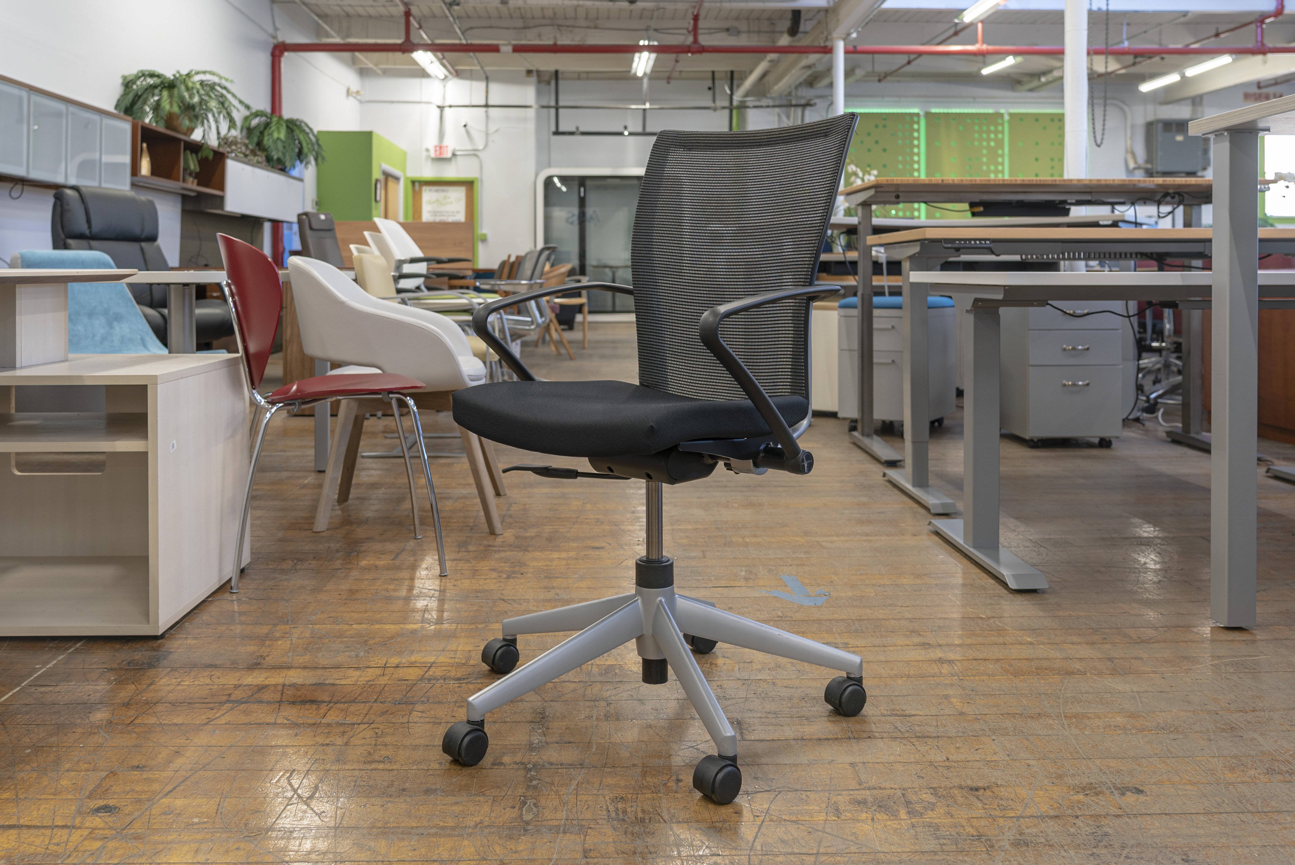 haworth-x99-advanced-seminar-chairs