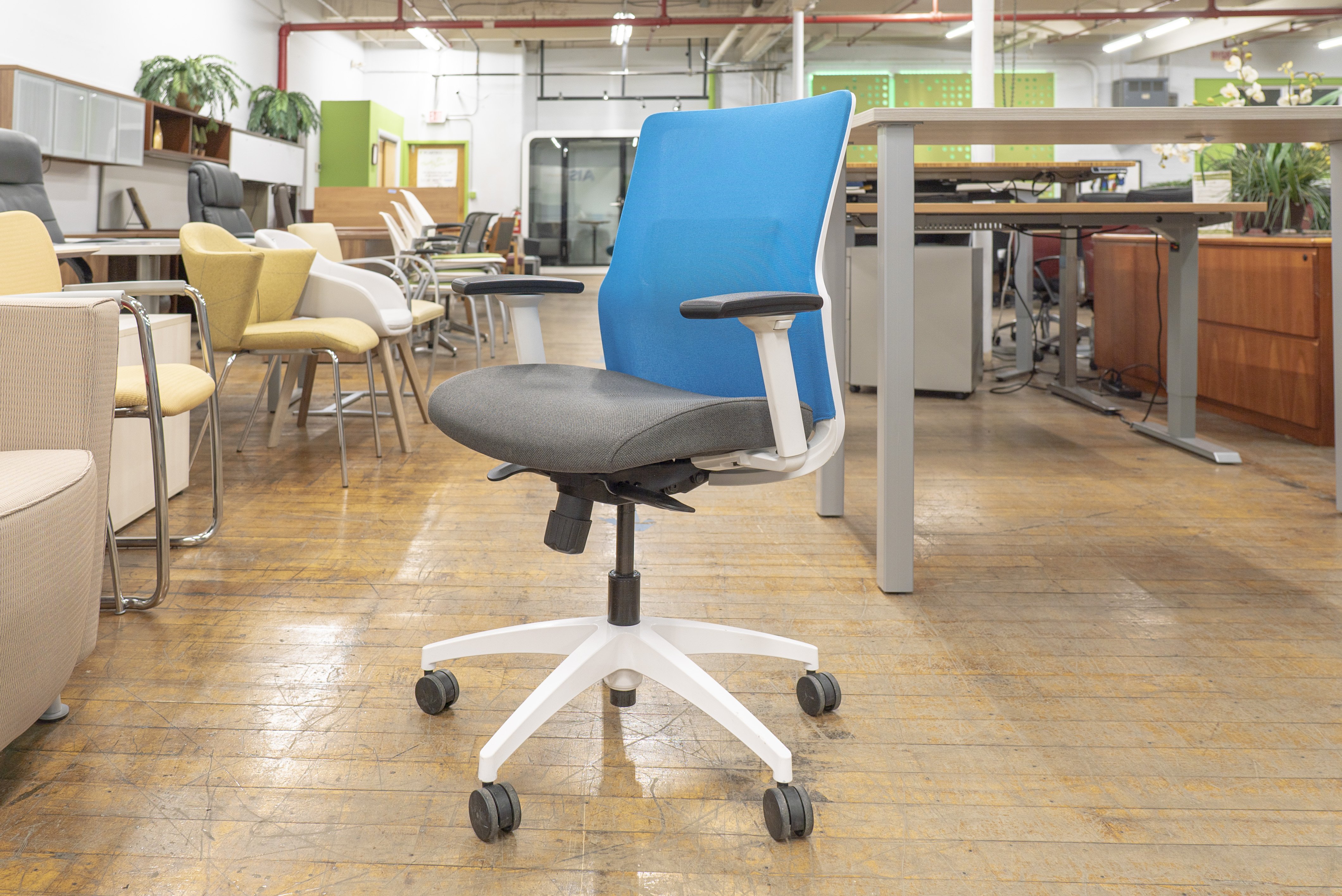 sitonit-novo-task-chairs