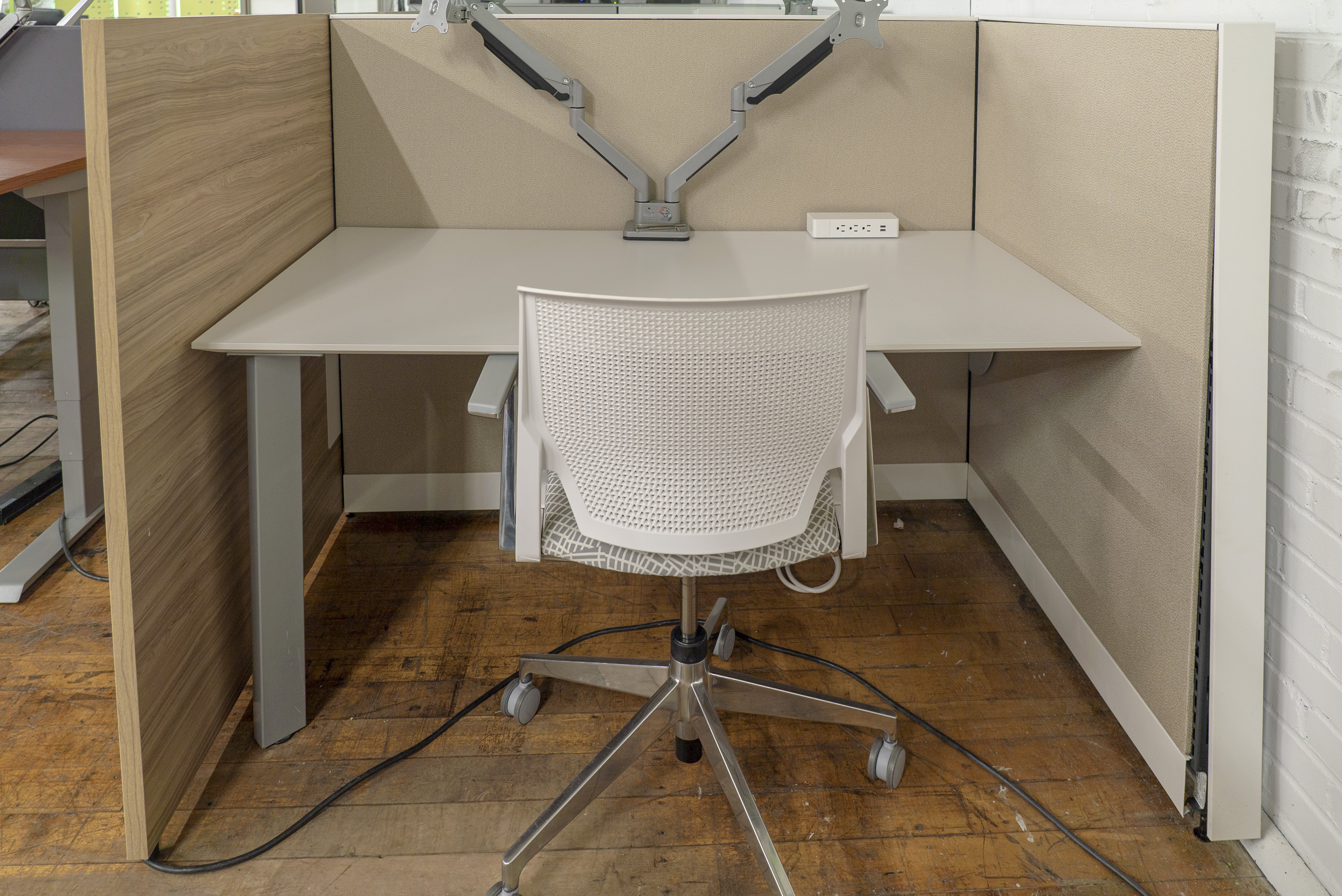 steelcase-answer-call-center-cubes