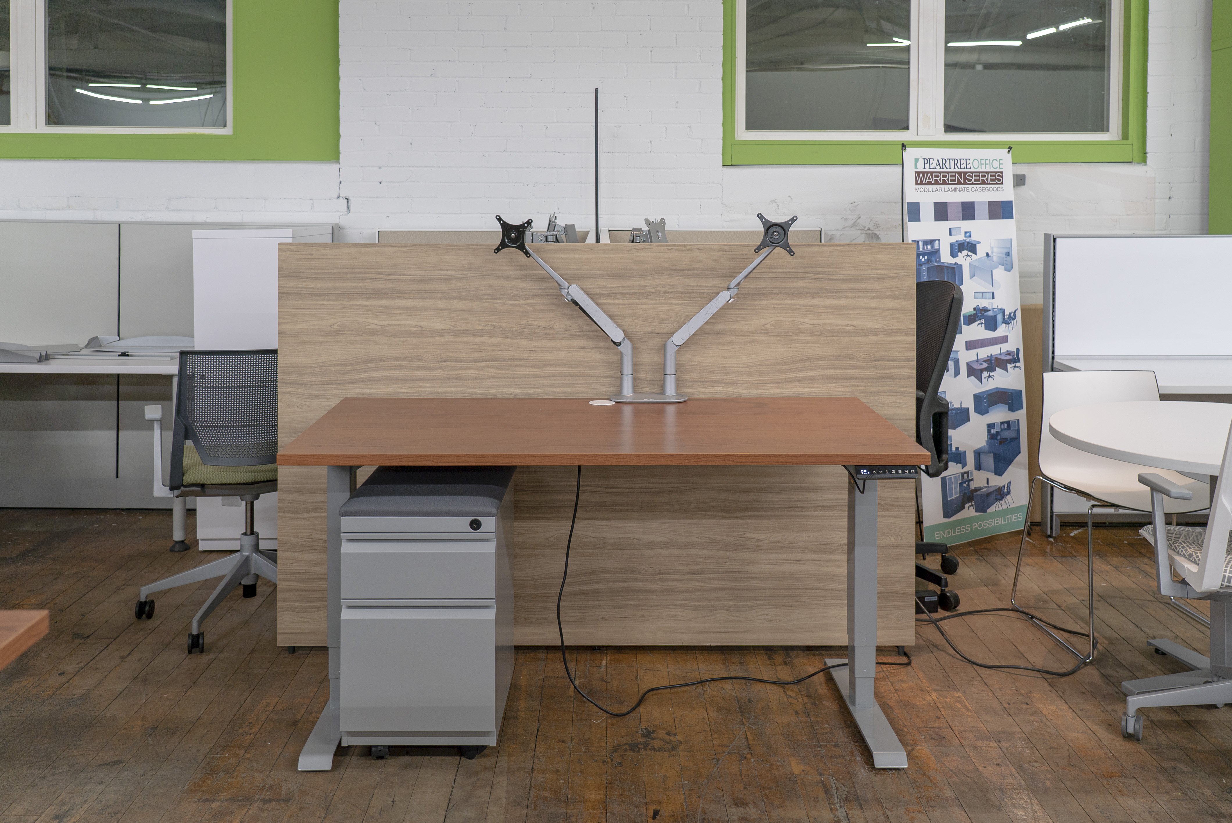 hat-contract-height-adjustable-desk