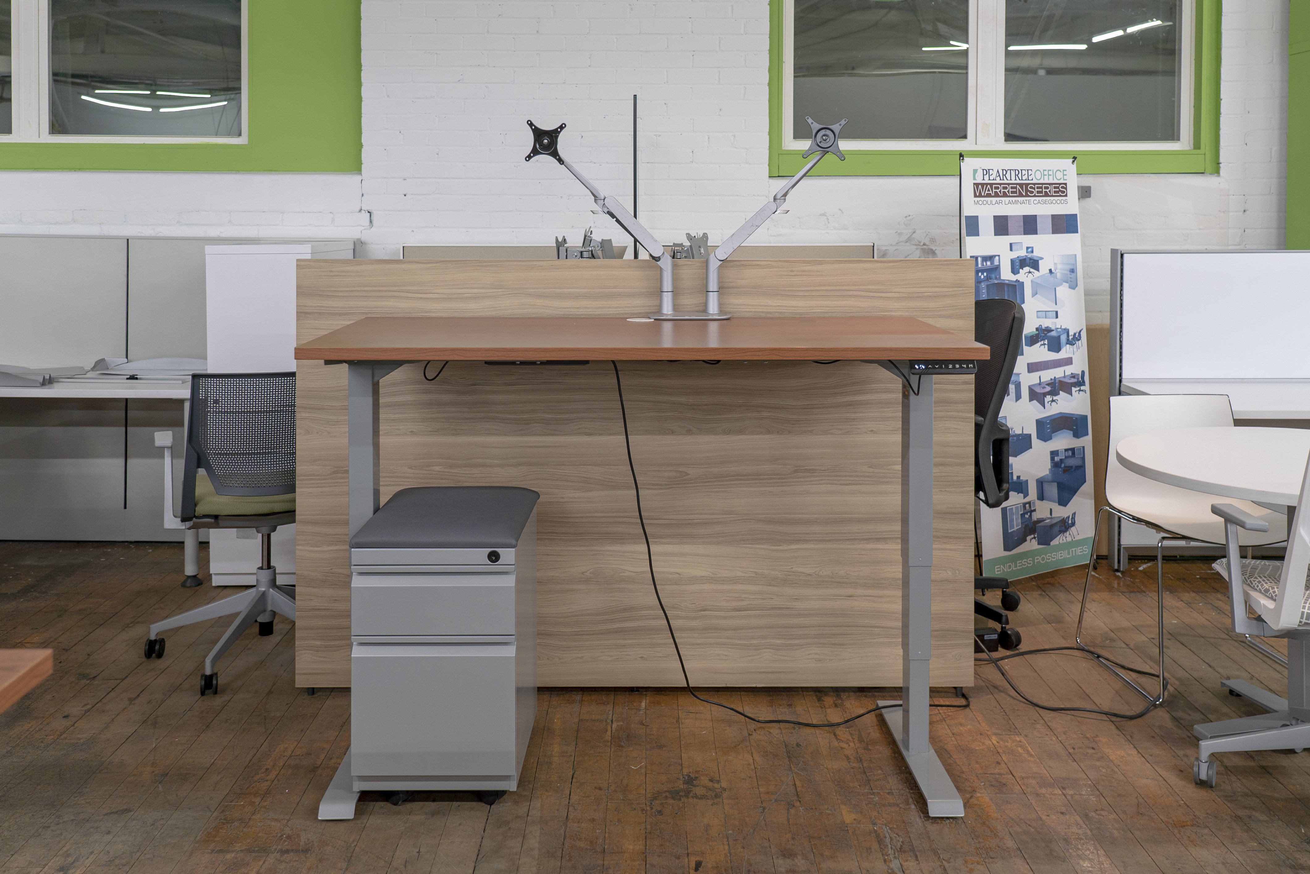 hat-contract-height-adjustable-desk