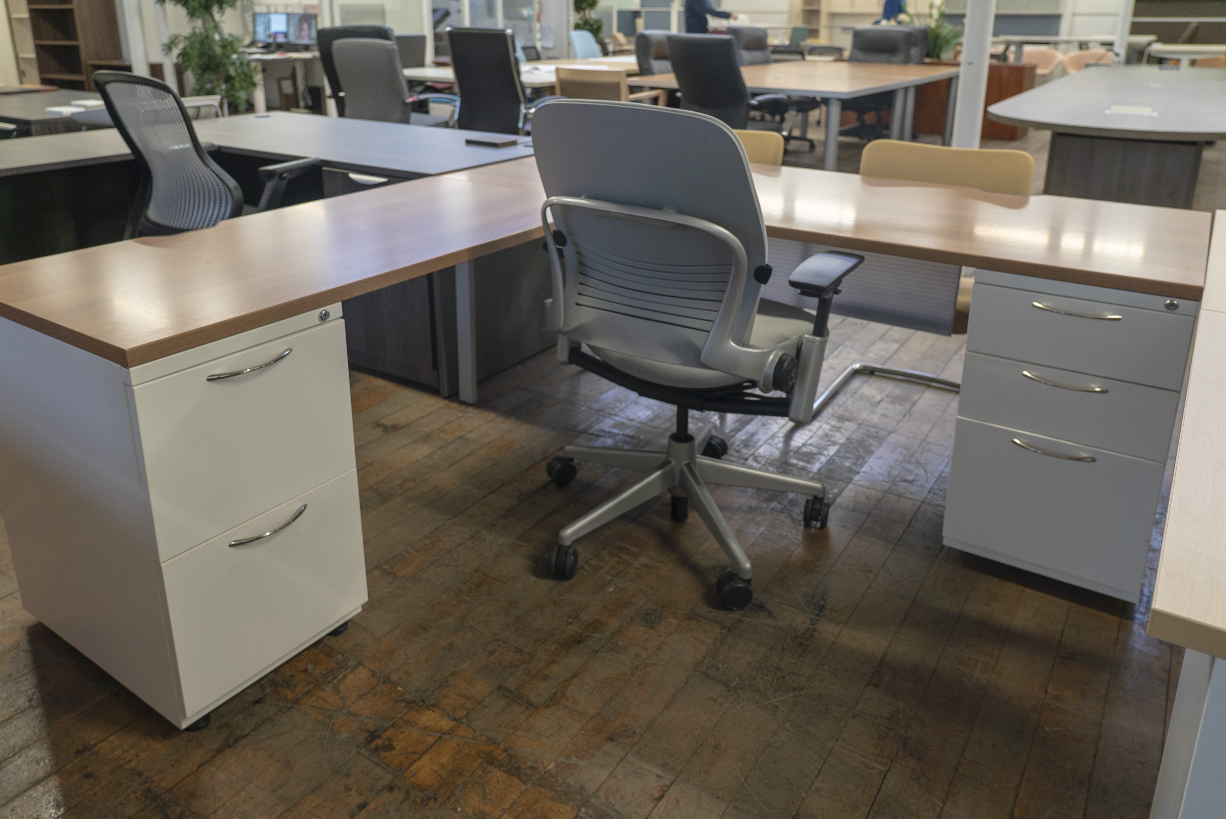 peartree-office-6-x-6-maple-laminate-l-desks