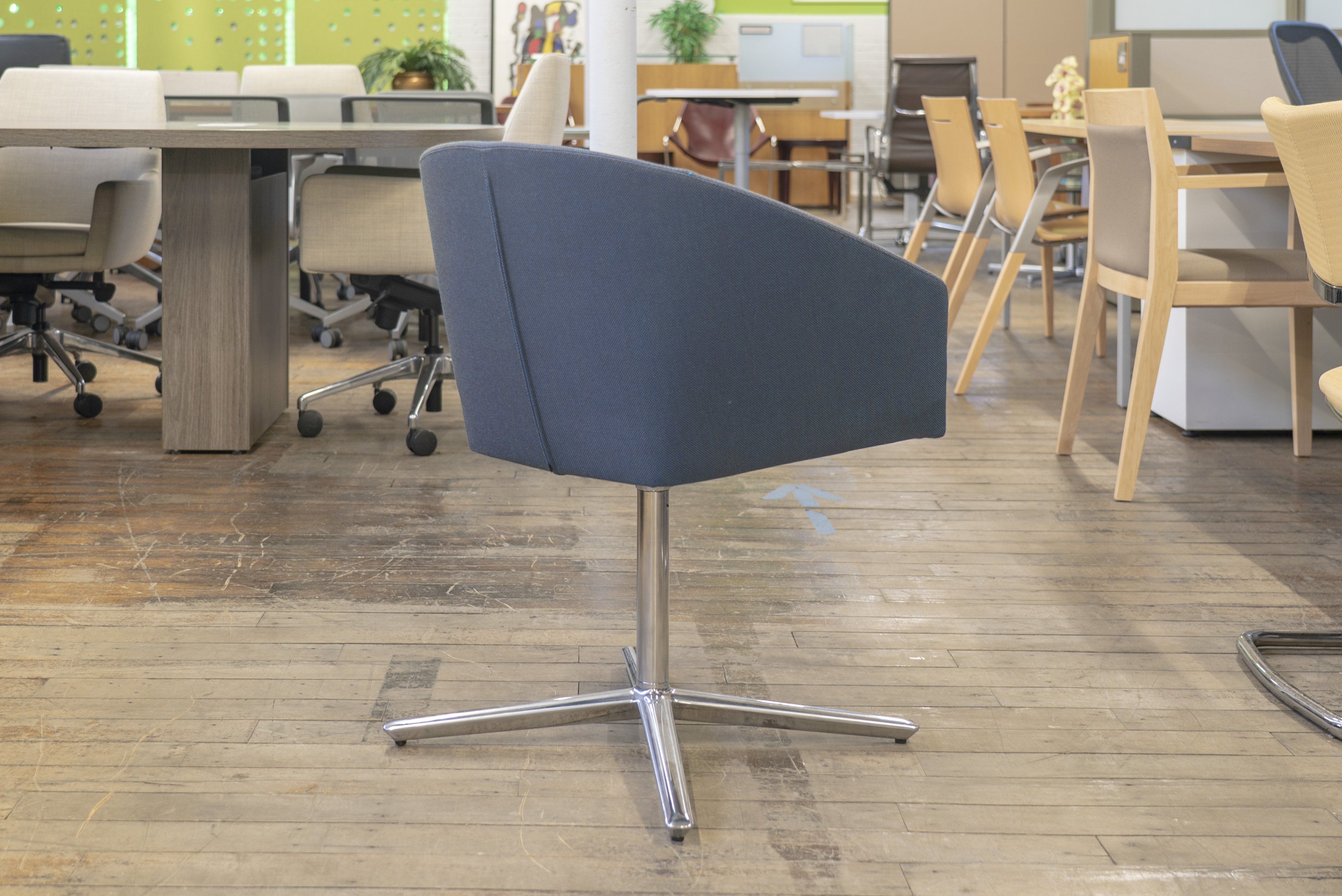 andreu-world-brandy-swivel-chairs