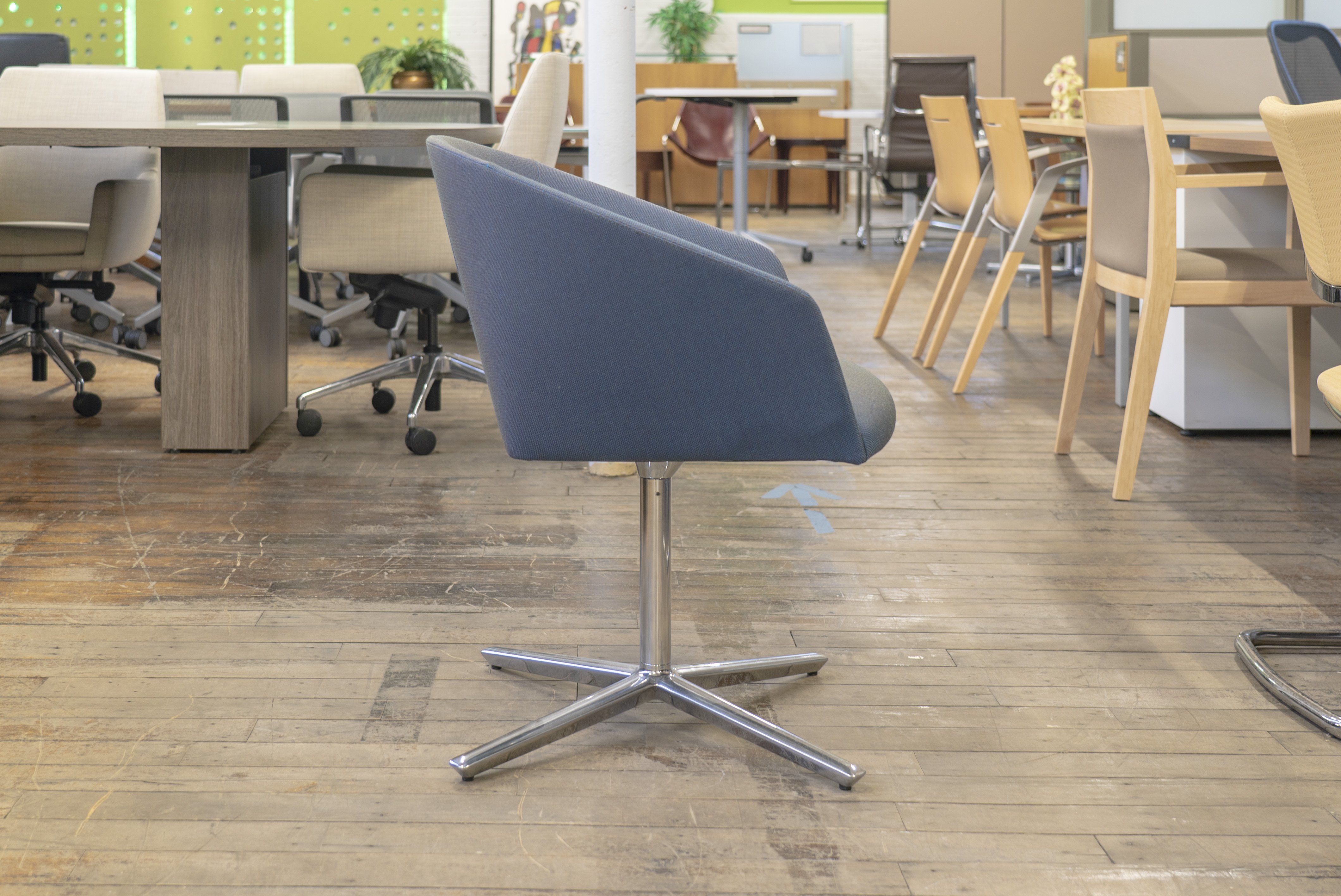 andreu-world-brandy-swivel-chairs
