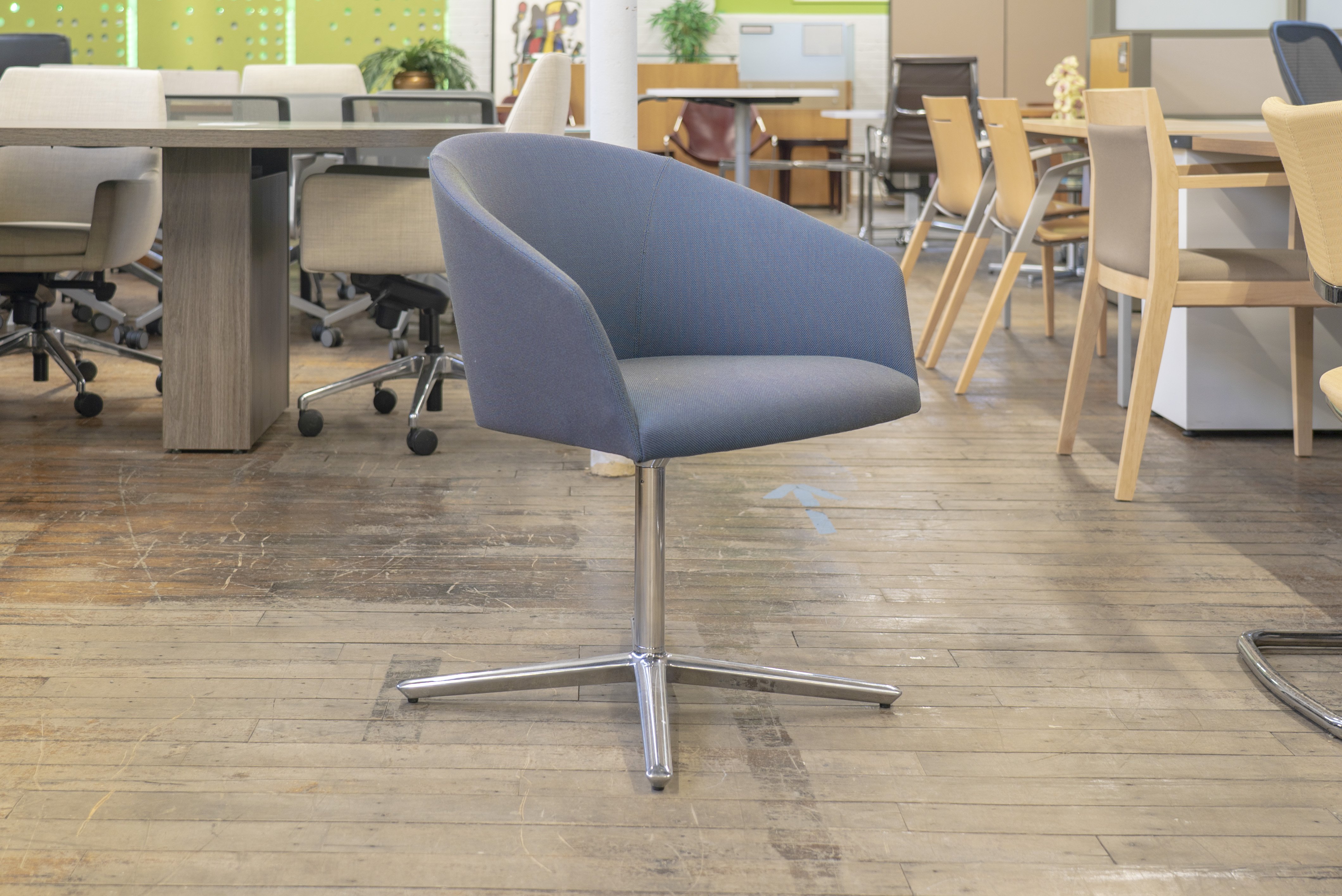 andreu-world-brandy-swivel-chairs