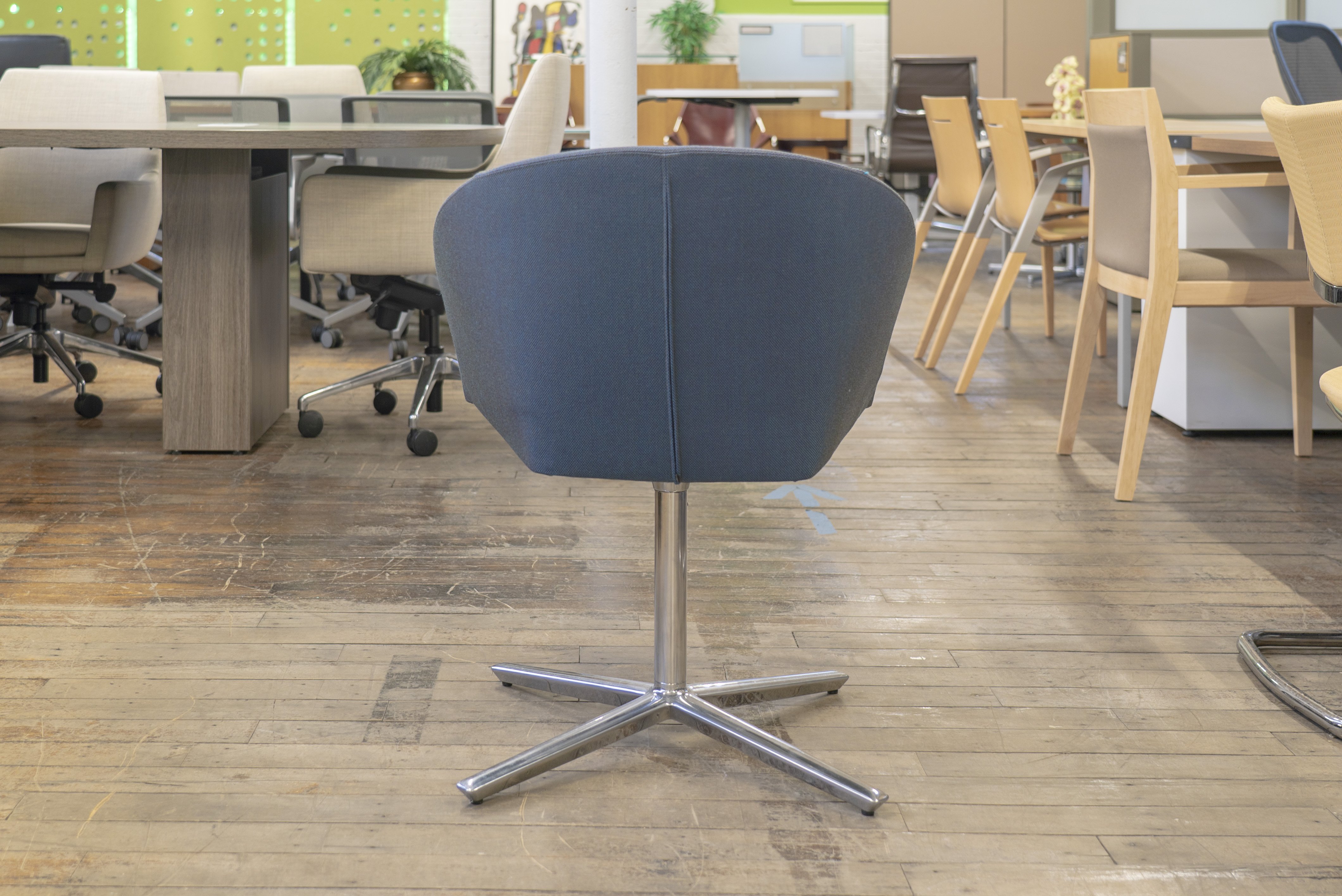 andreu-world-brandy-swivel-chairs
