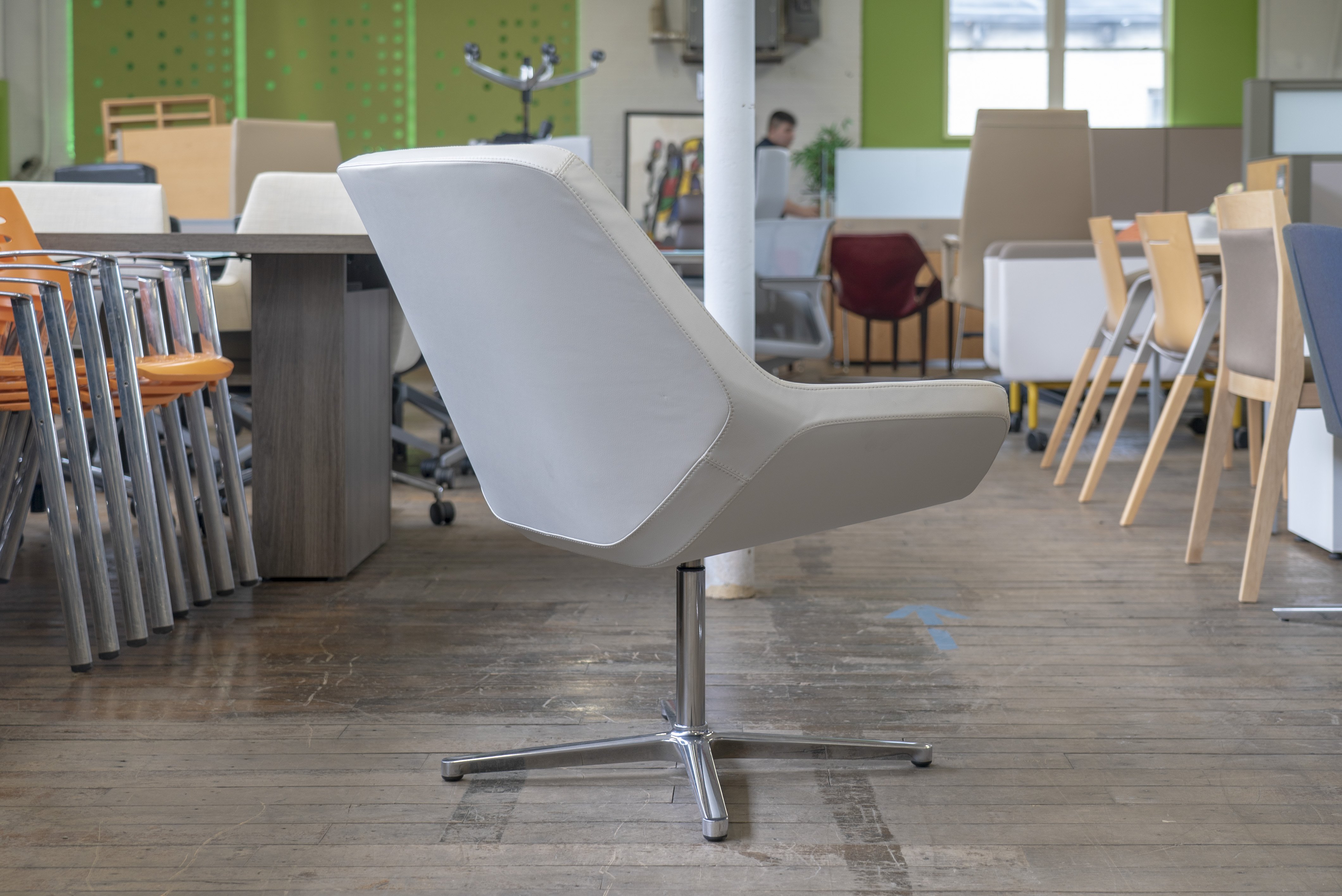 keilhauer-cahoots-leather-swivel-chairs