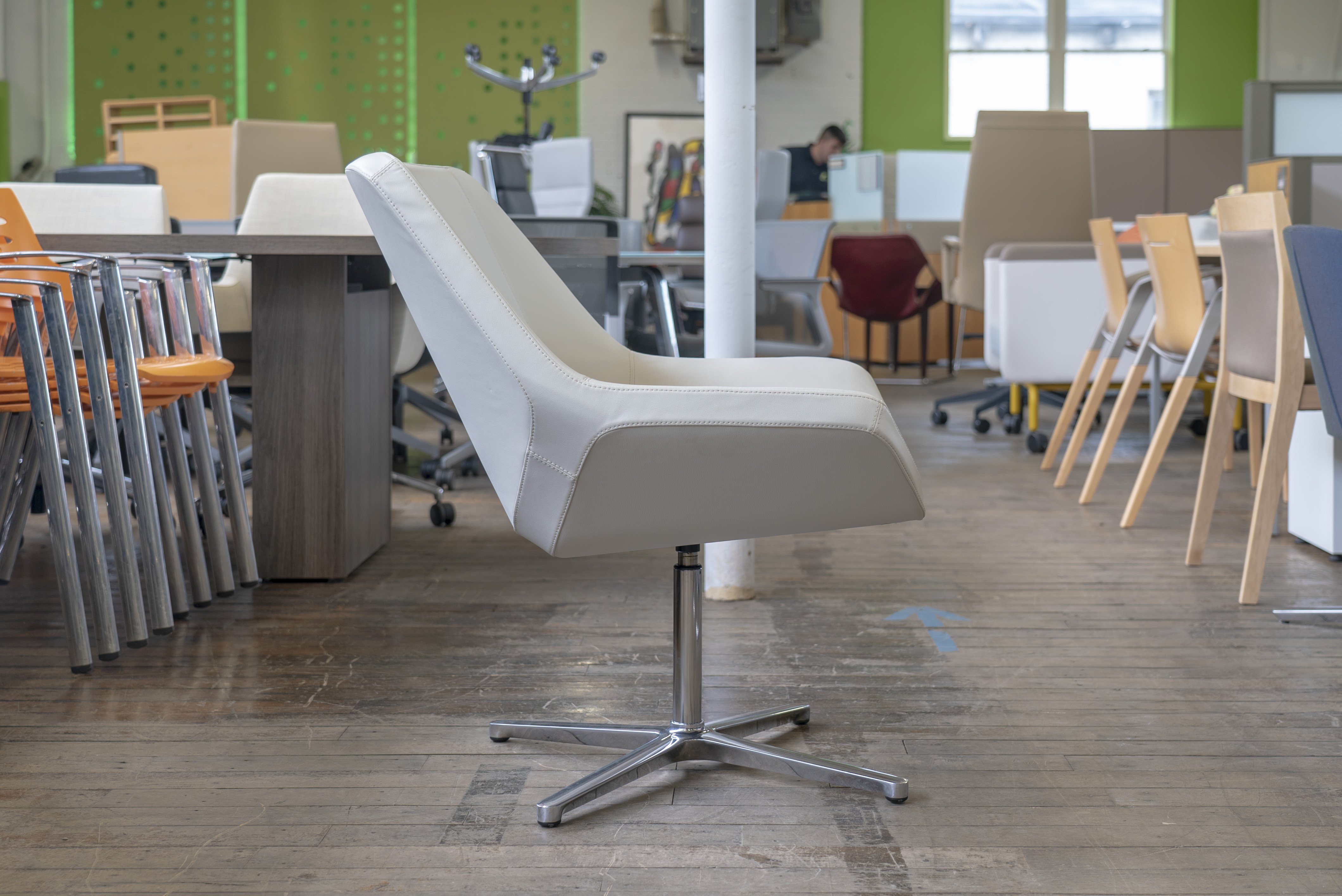keilhauer-cahoots-leather-swivel-chairs