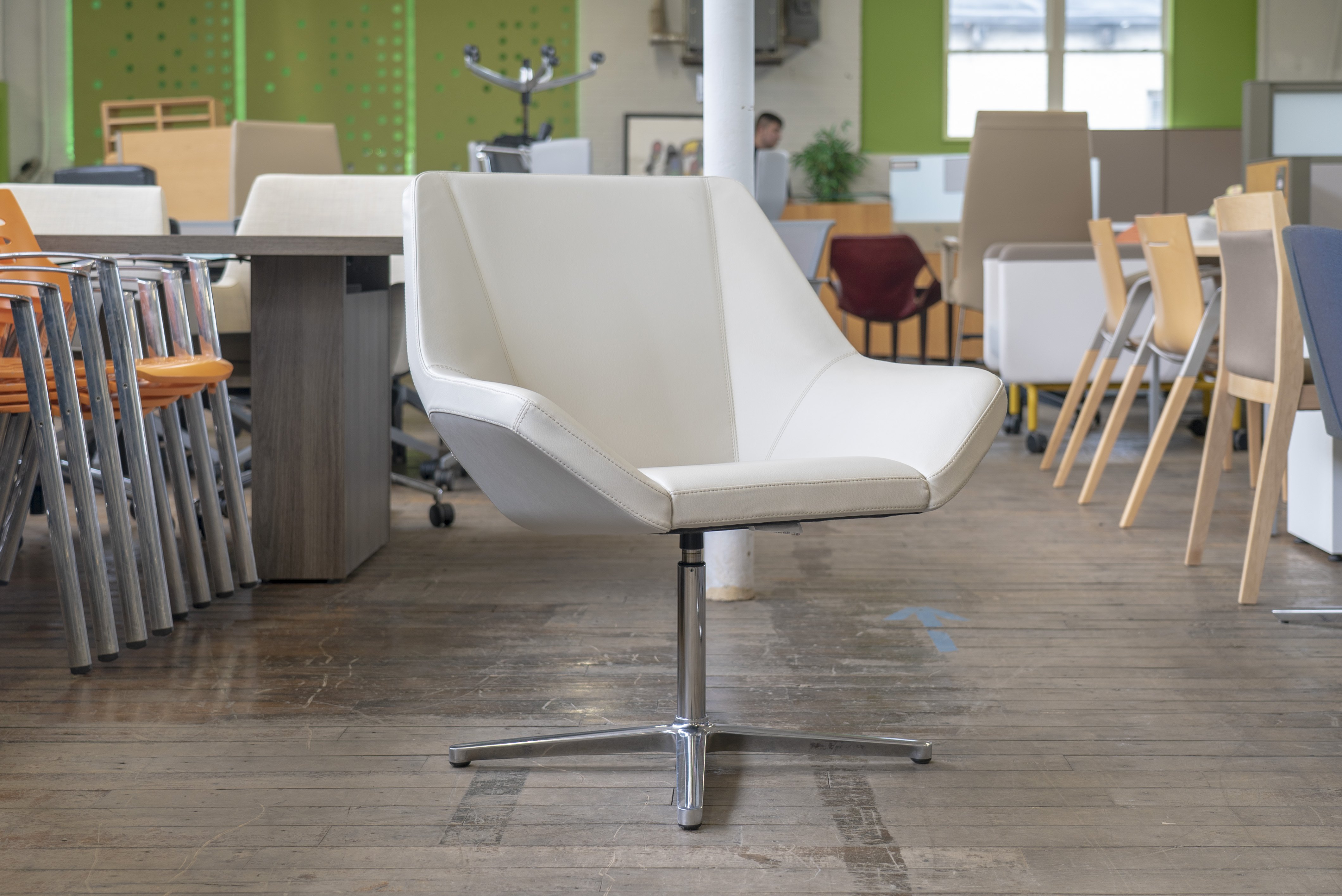 keilhauer-cahoots-leather-swivel-chairs