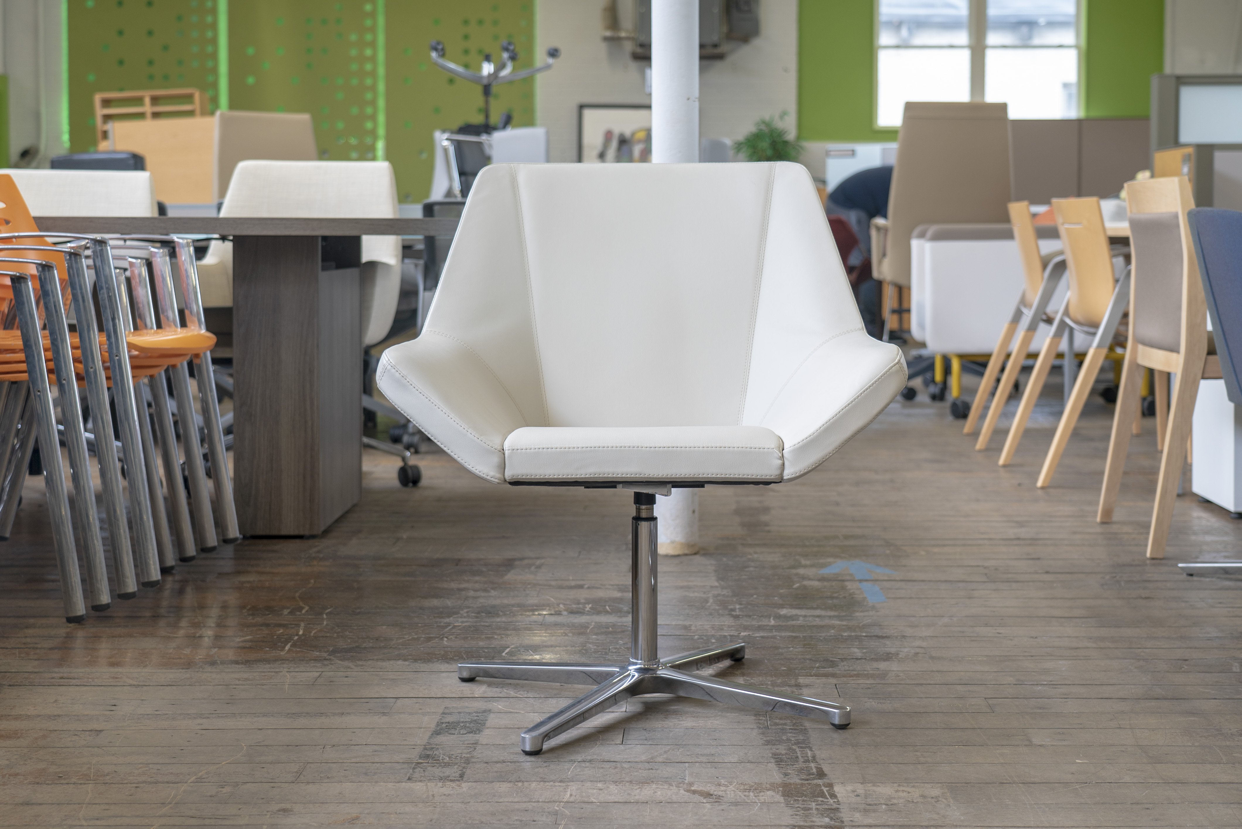 keilhauer-cahoots-leather-swivel-chairs