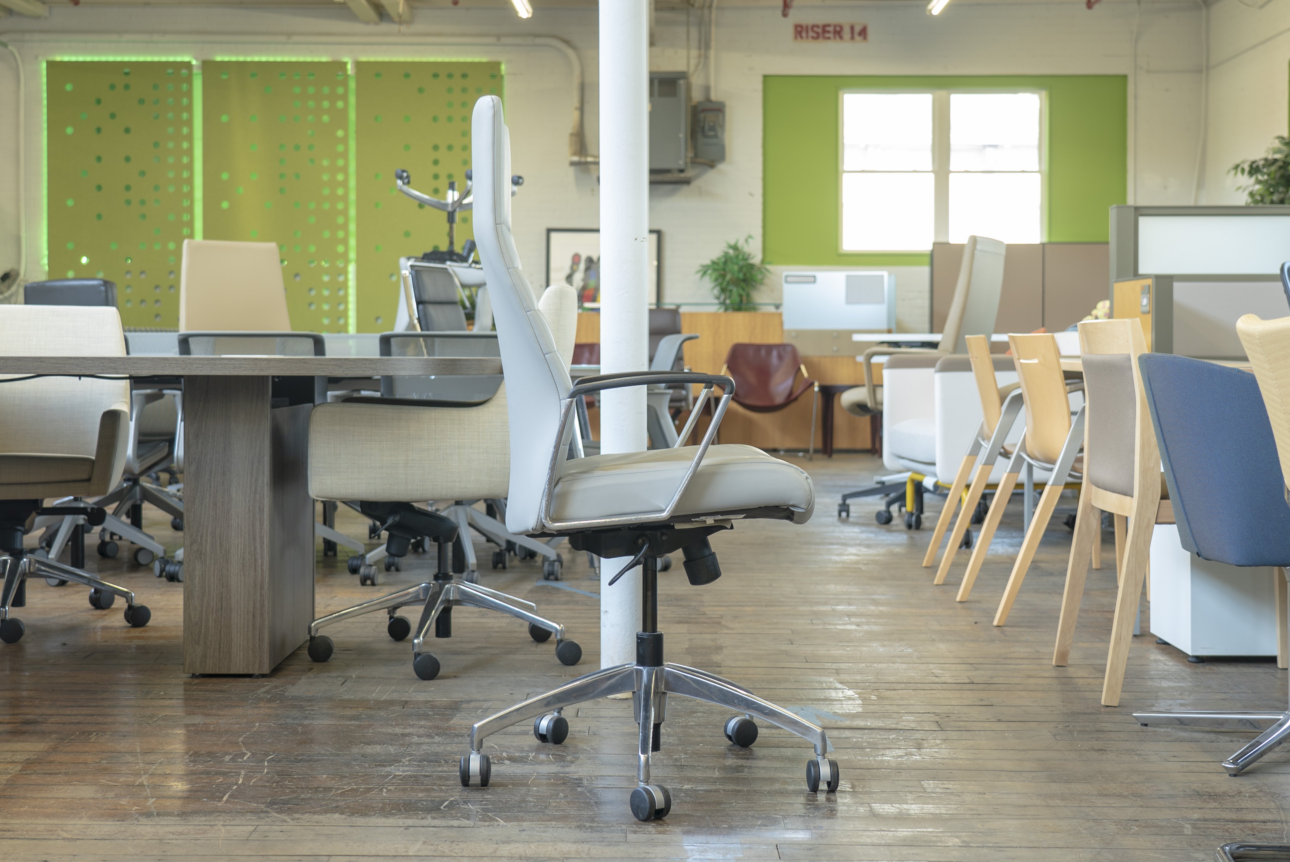 paoli-svelte-graleather-high-back-conference-chairs