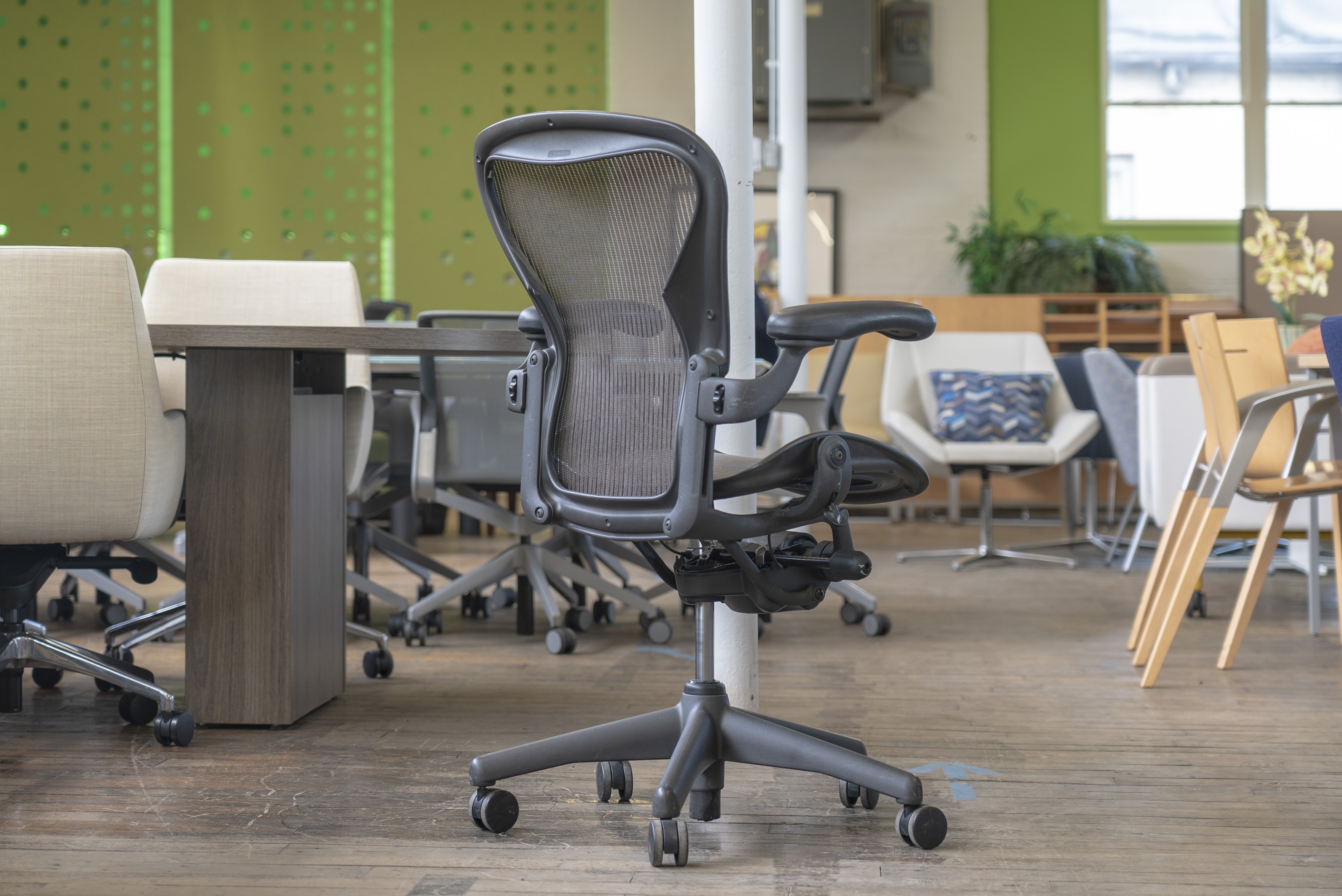 herman-miller-aeron-chairs-size-b
