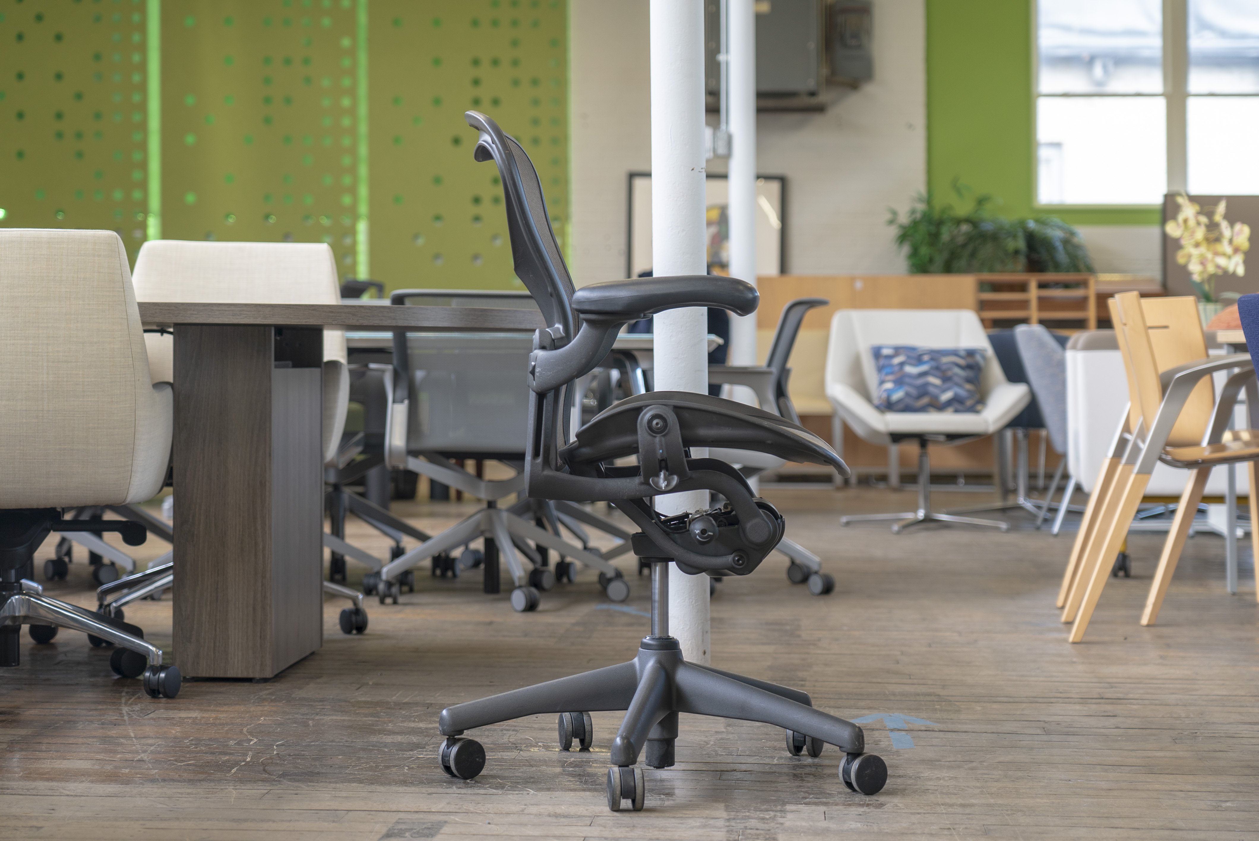herman-miller-aeron-chairs-size-b