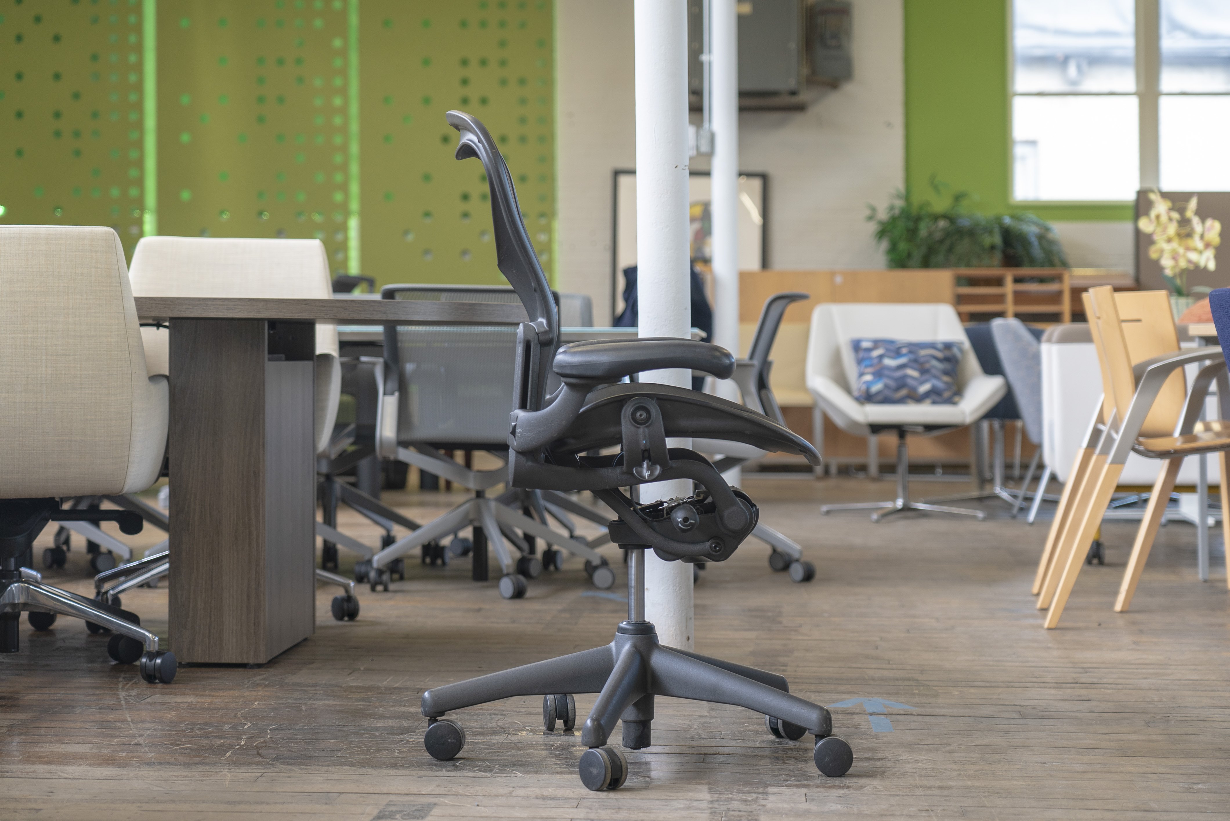 herman-miller-aeron-chairs-size-b