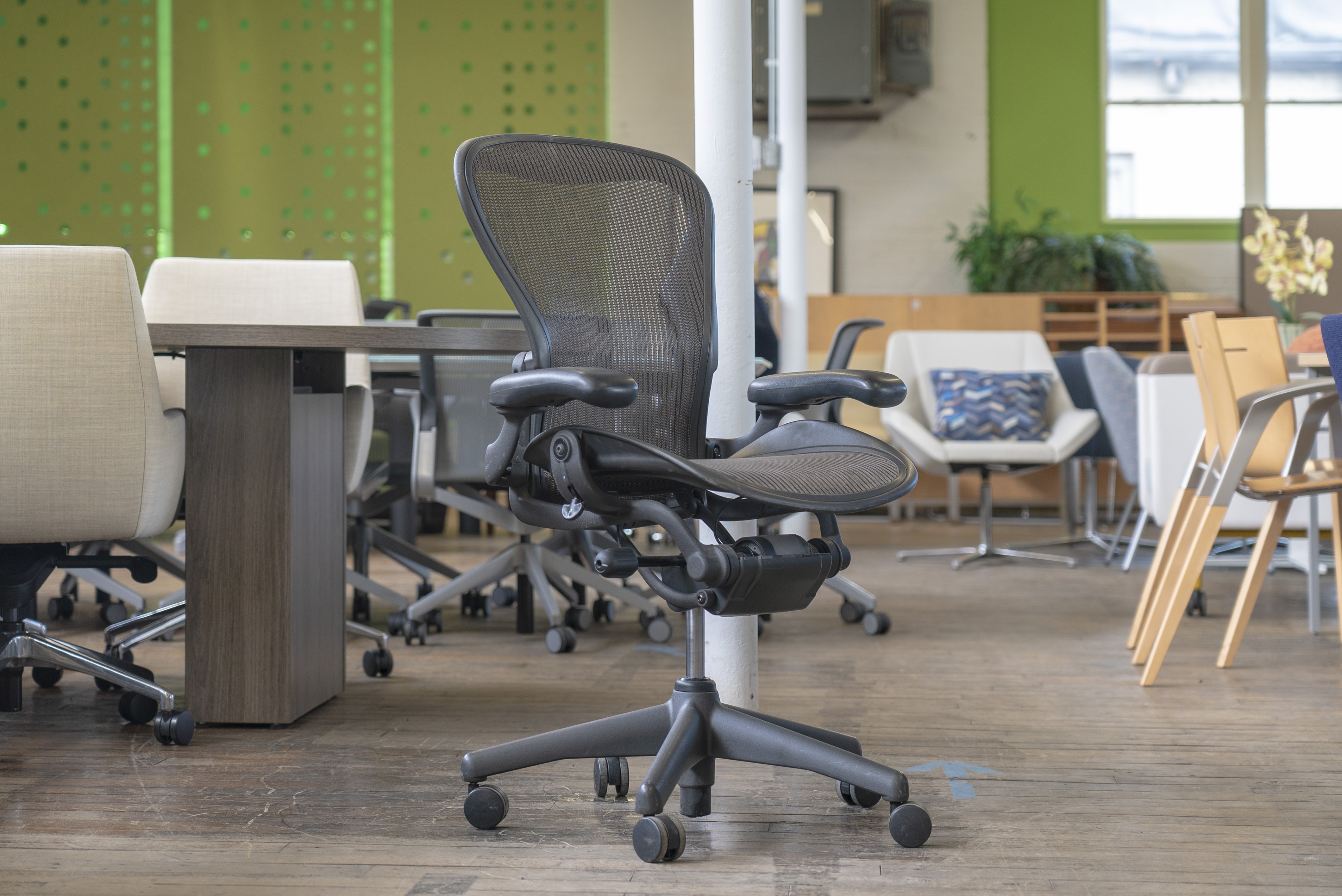 herman-miller-aeron-chairs-size-b