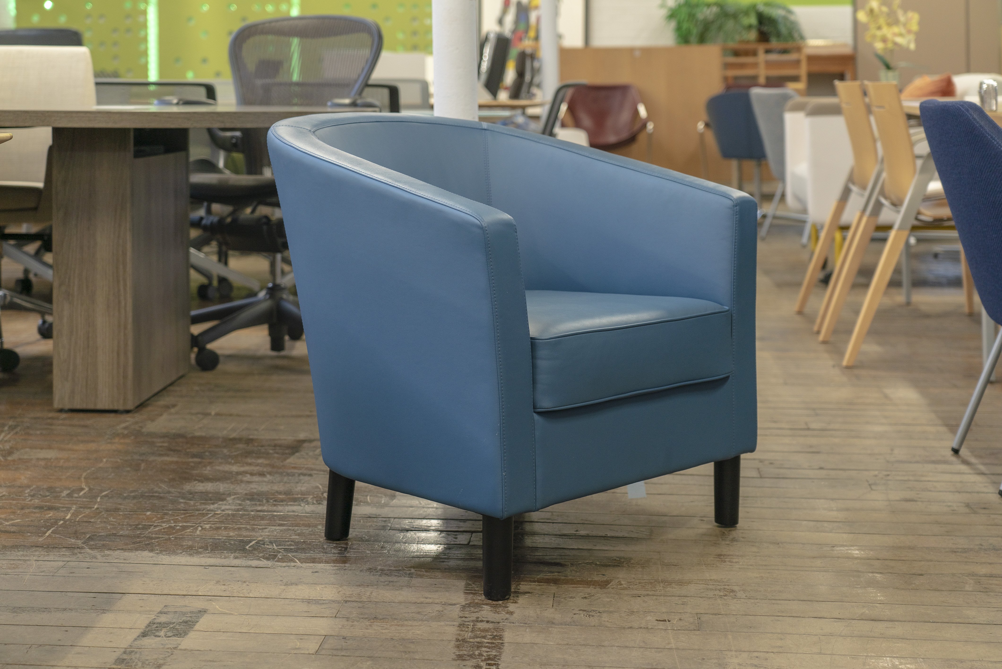keilhauer-km-round-back-lounge