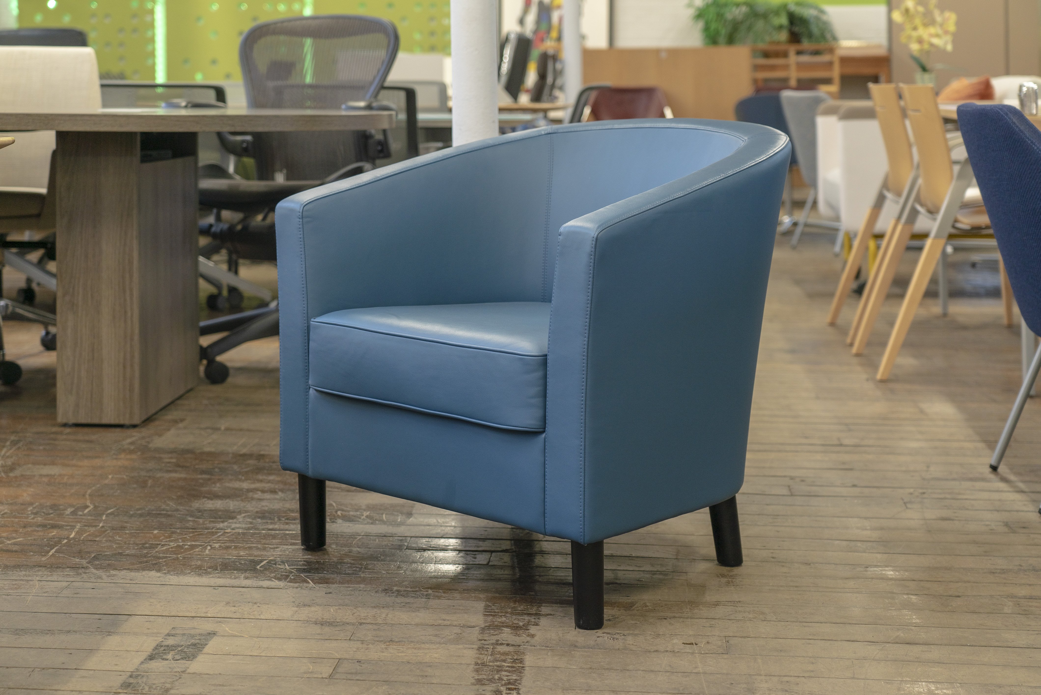 keilhauer-km-round-back-lounge
