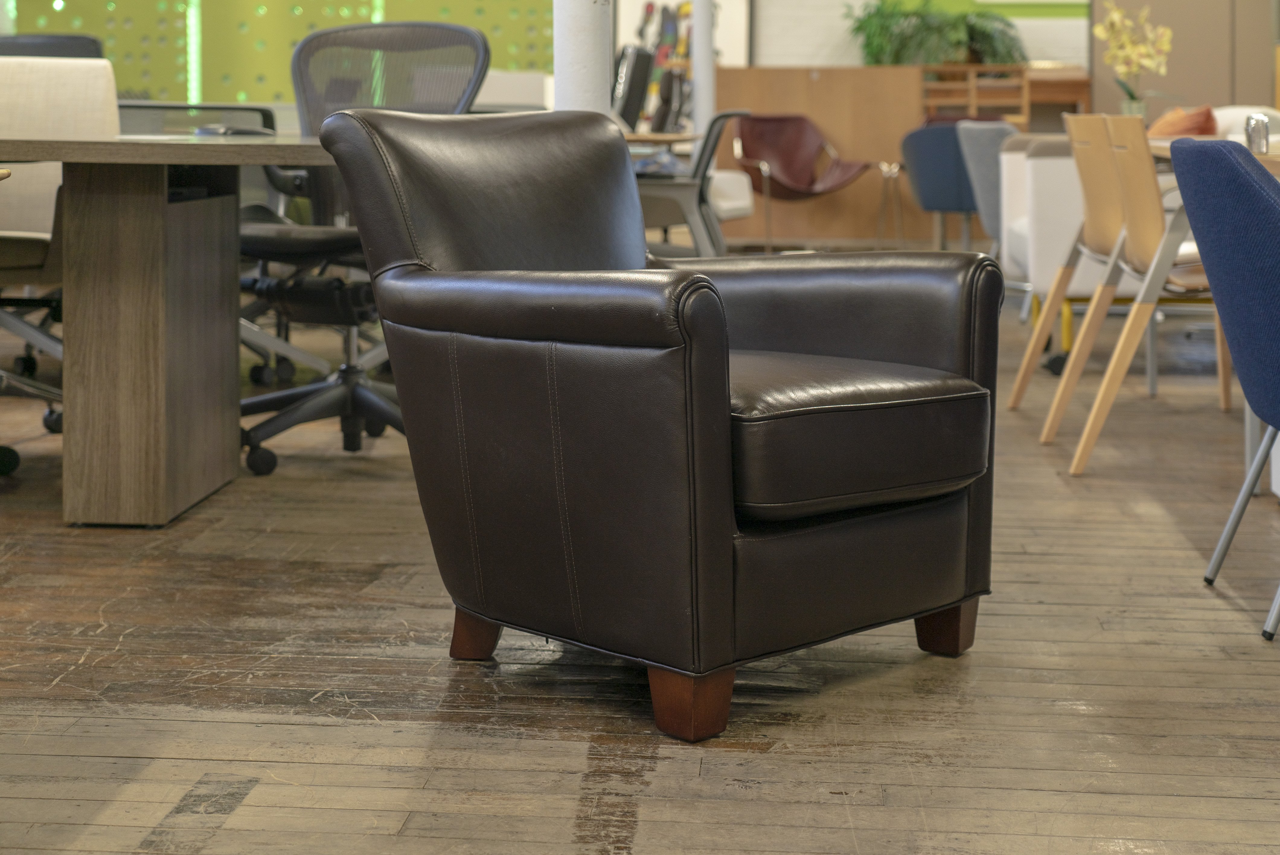 pottery-barn-irving-roll-arm-leather-armchair