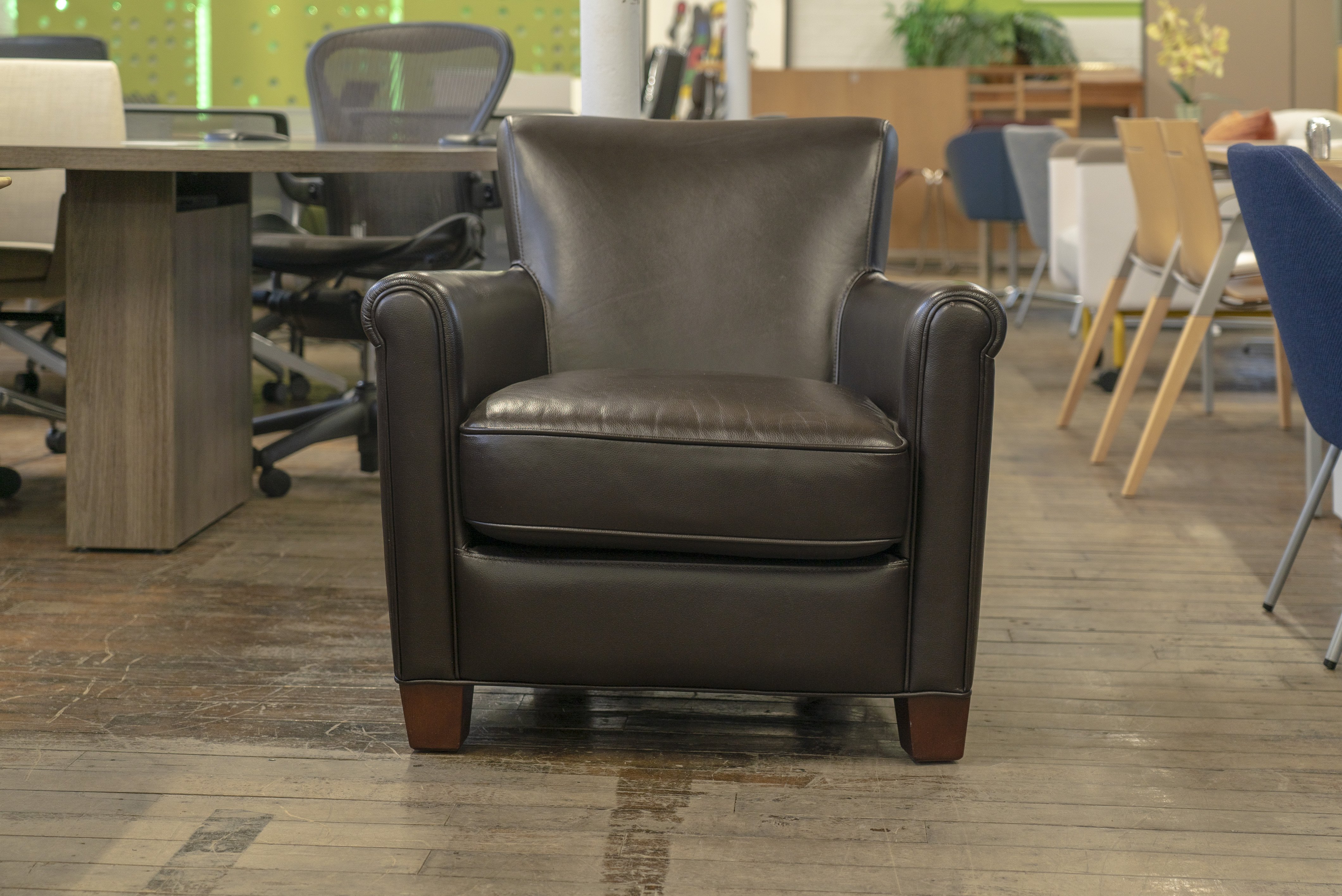 pottery-barn-irving-roll-arm-leather-armchair