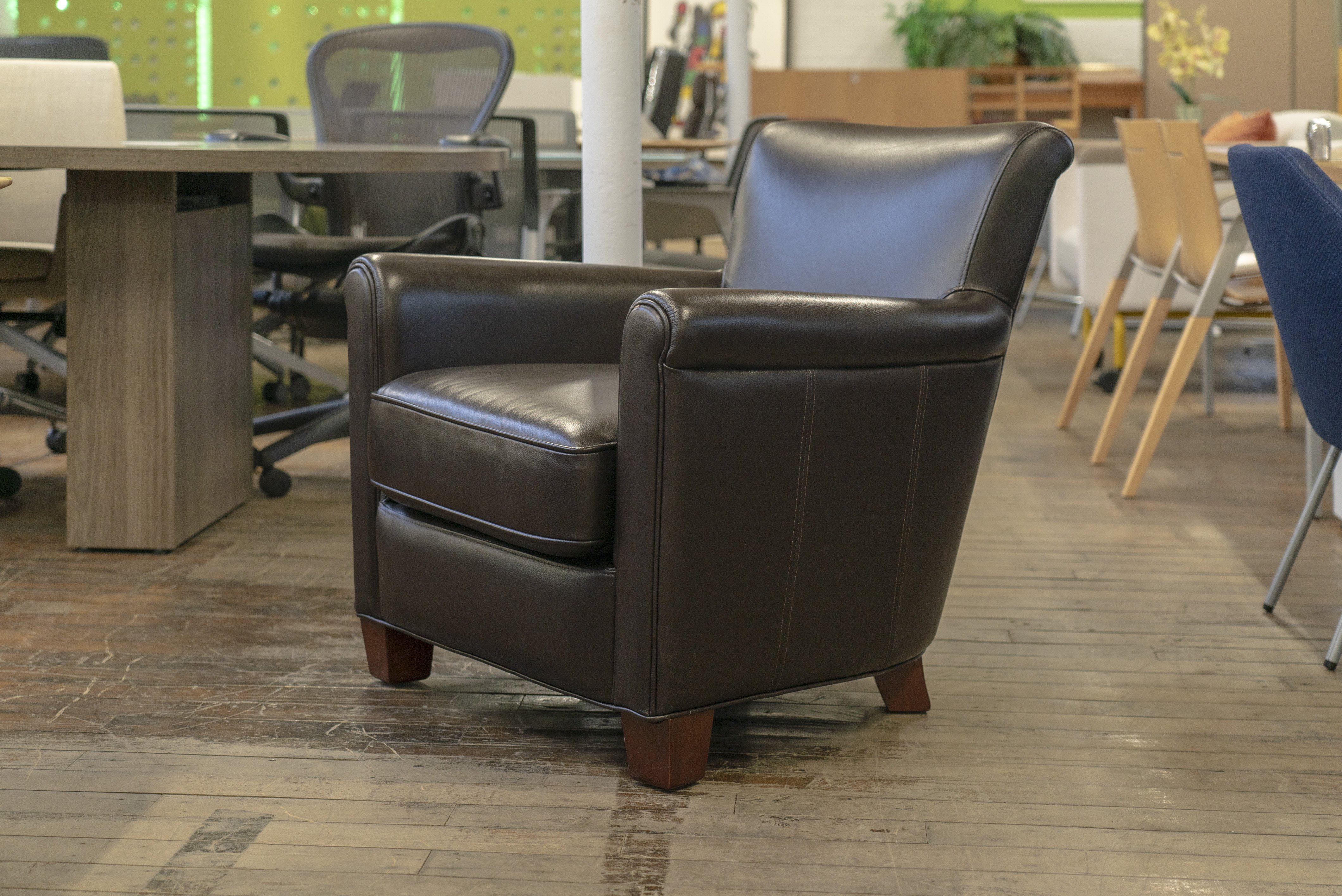 pottery-barn-irving-roll-arm-leather-armchair