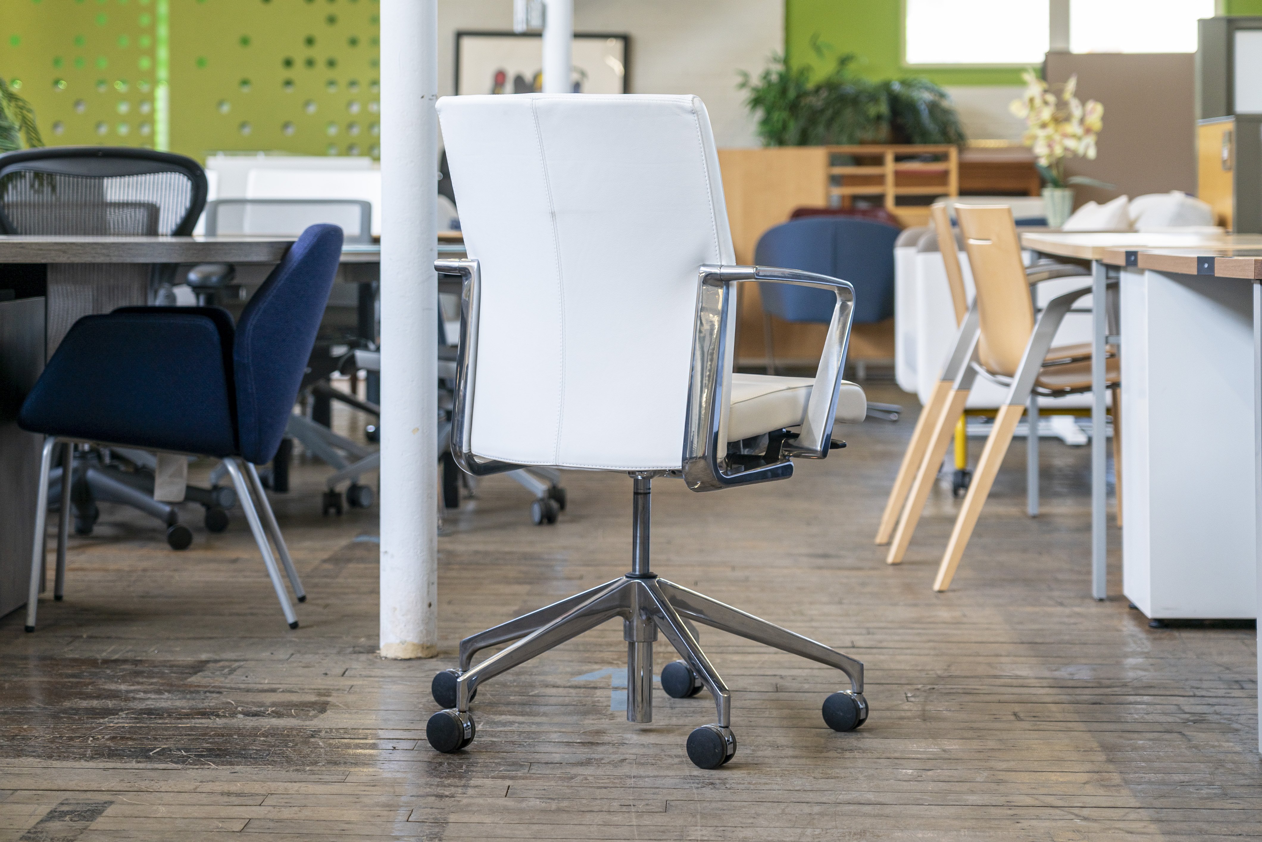stylex-sava-leather-mid-back-conference-chairs
