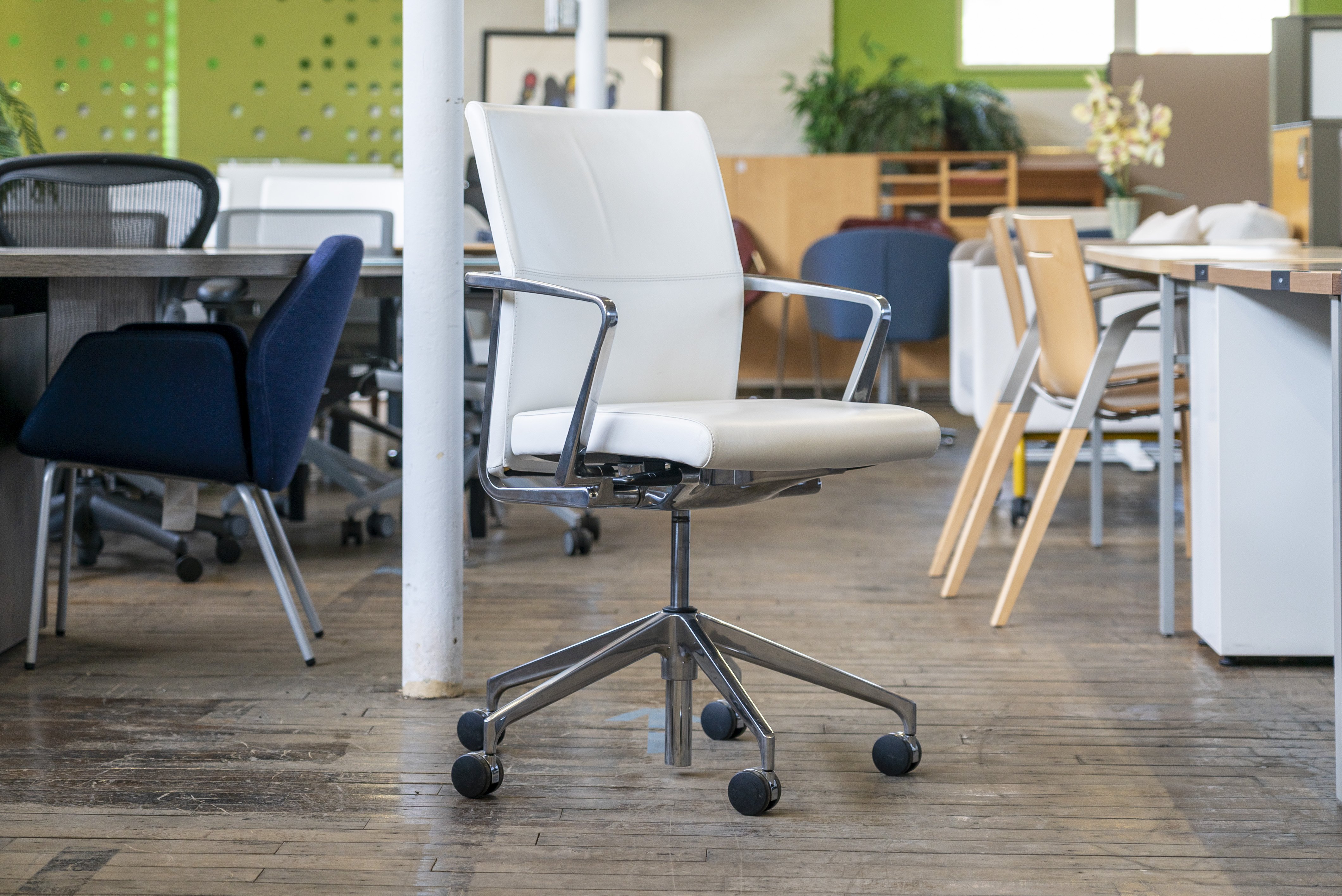 stylex-sava-leather-mid-back-conference-chairs
