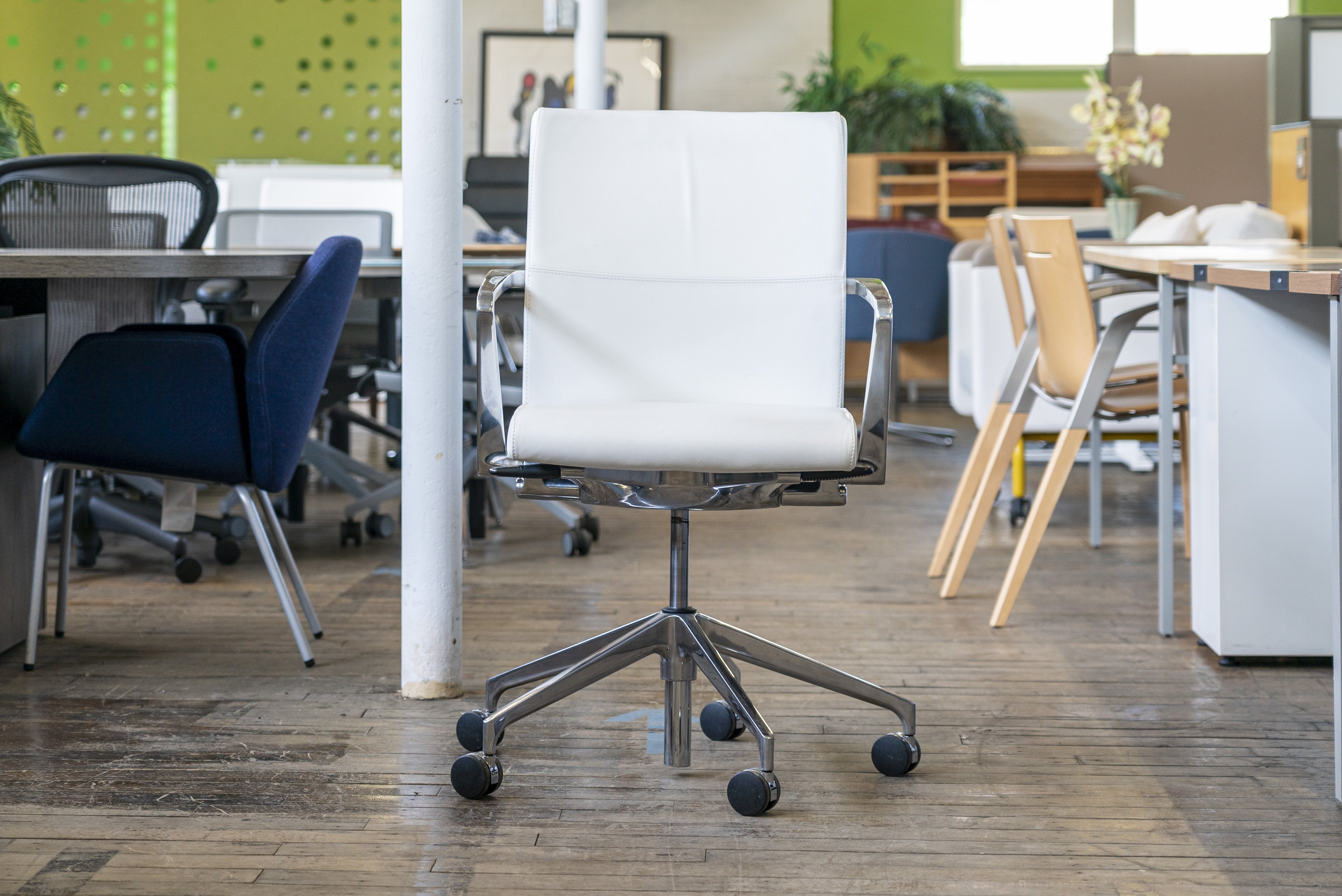 stylex-sava-leather-mid-back-conference-chairs