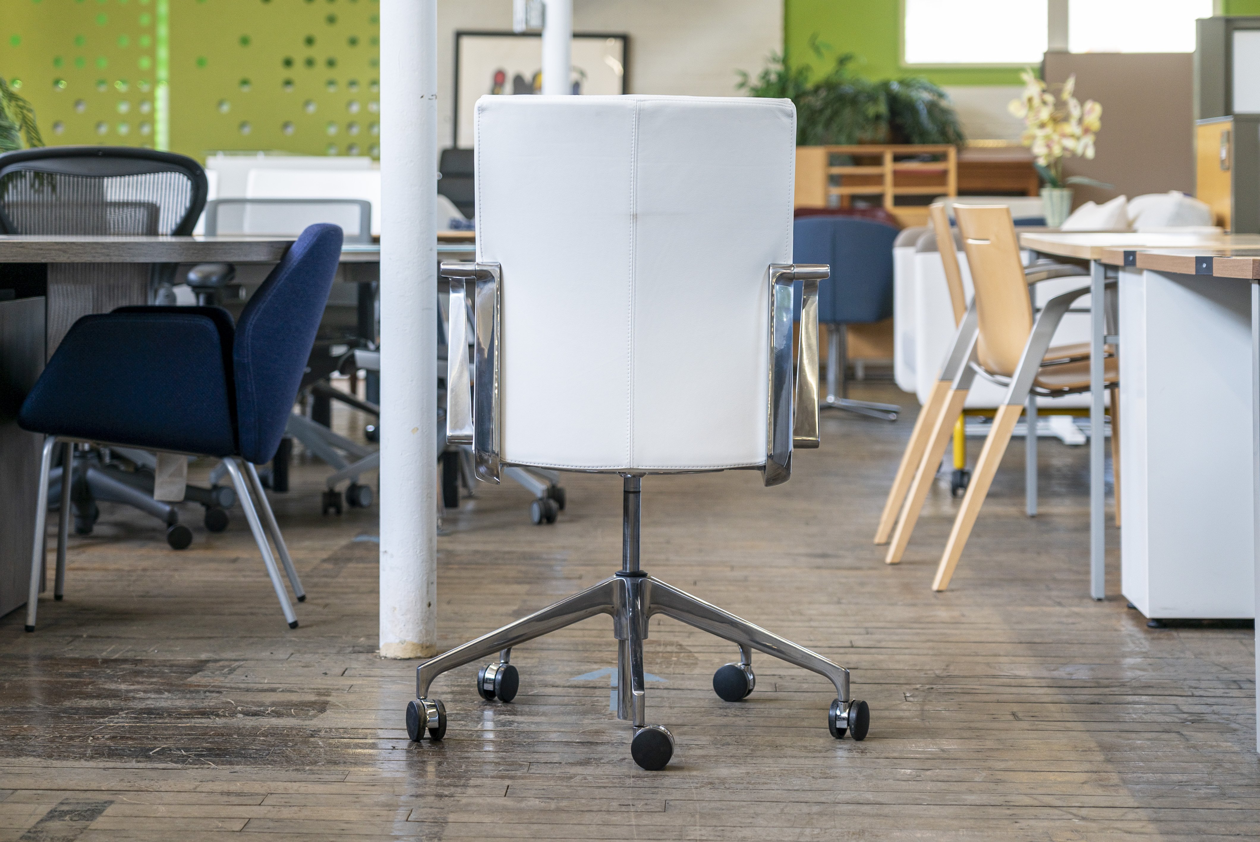stylex-sava-leather-mid-back-conference-chairs