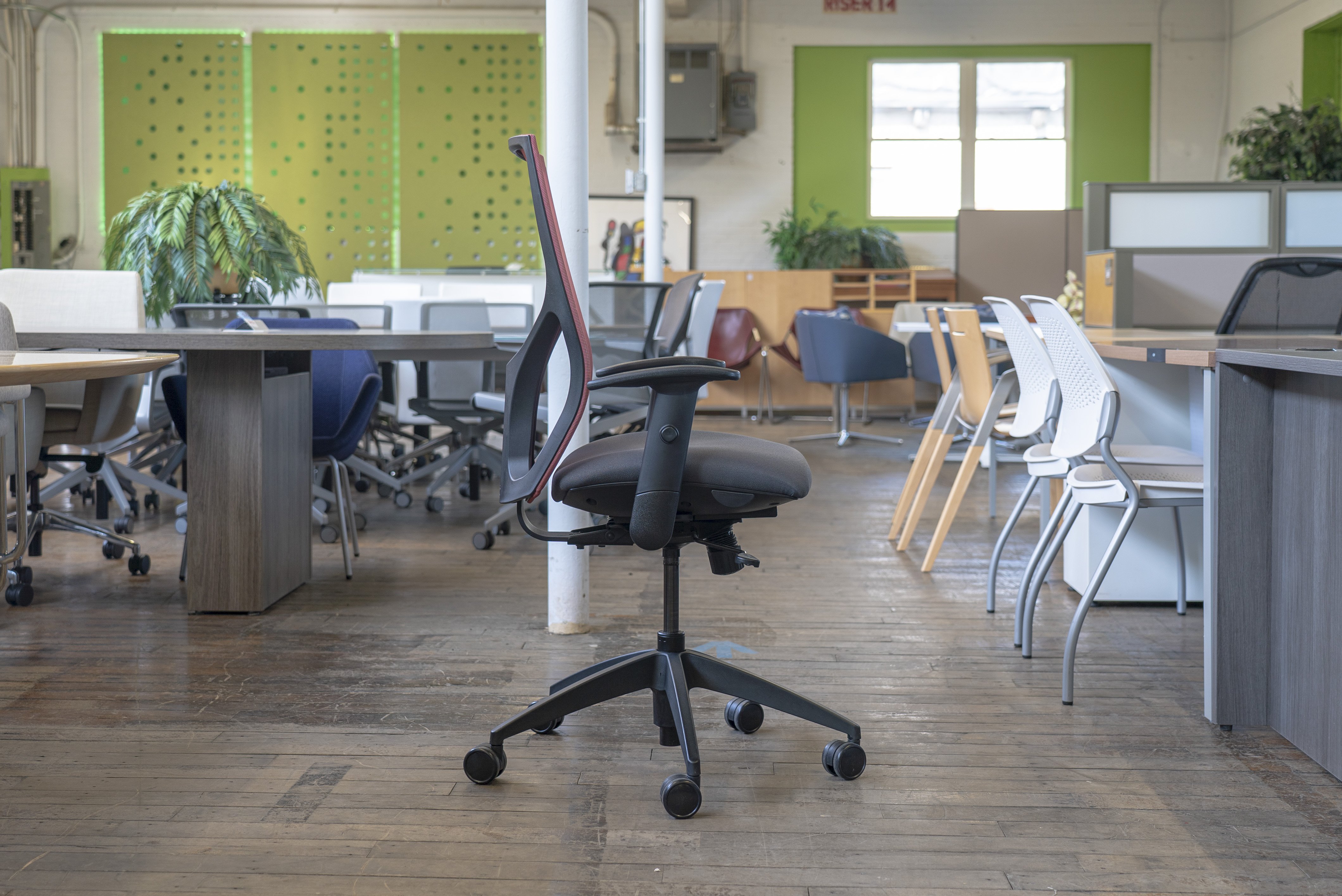 9to5-seating-vault-task-chairs