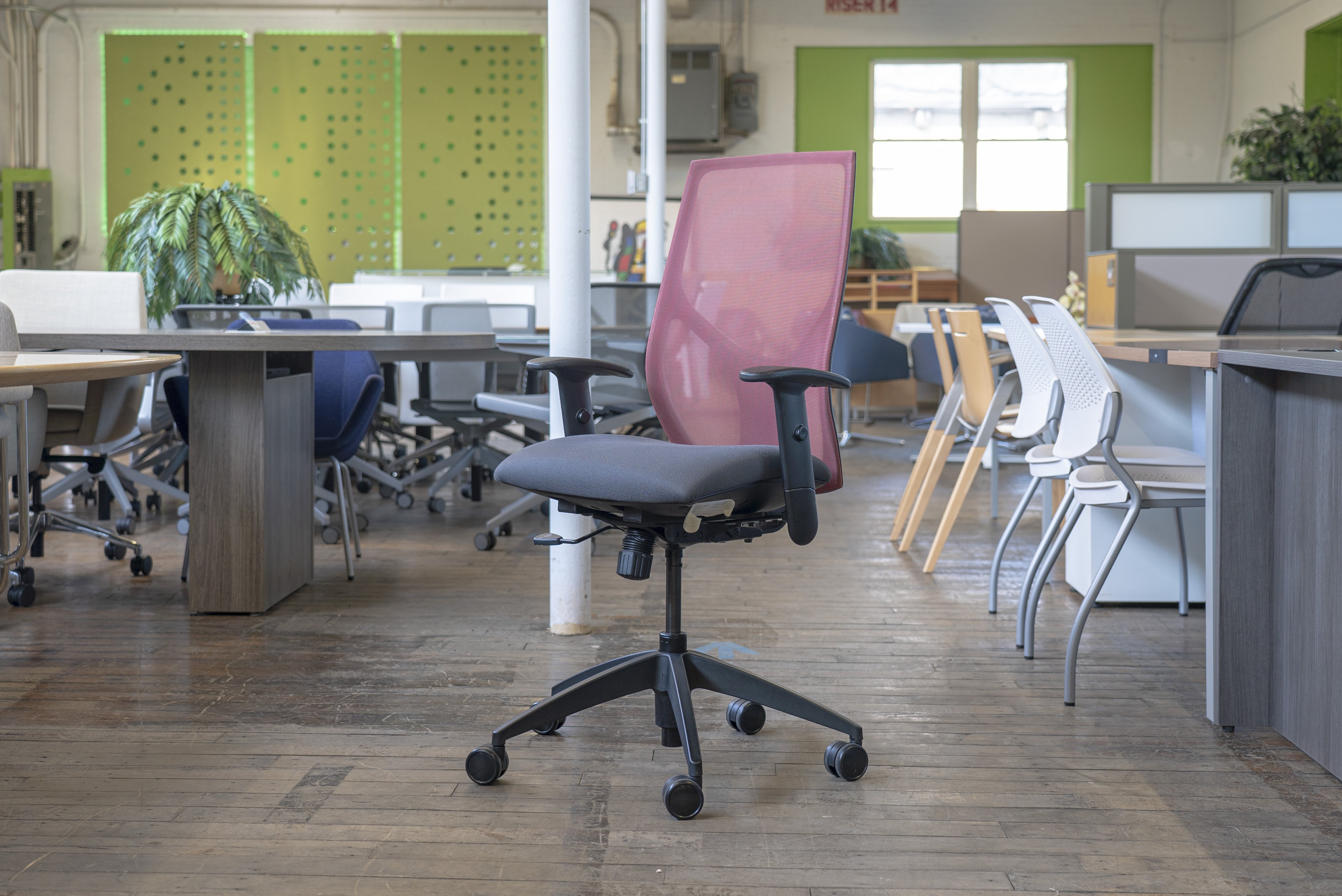 9to5-seating-vault-task-chairs