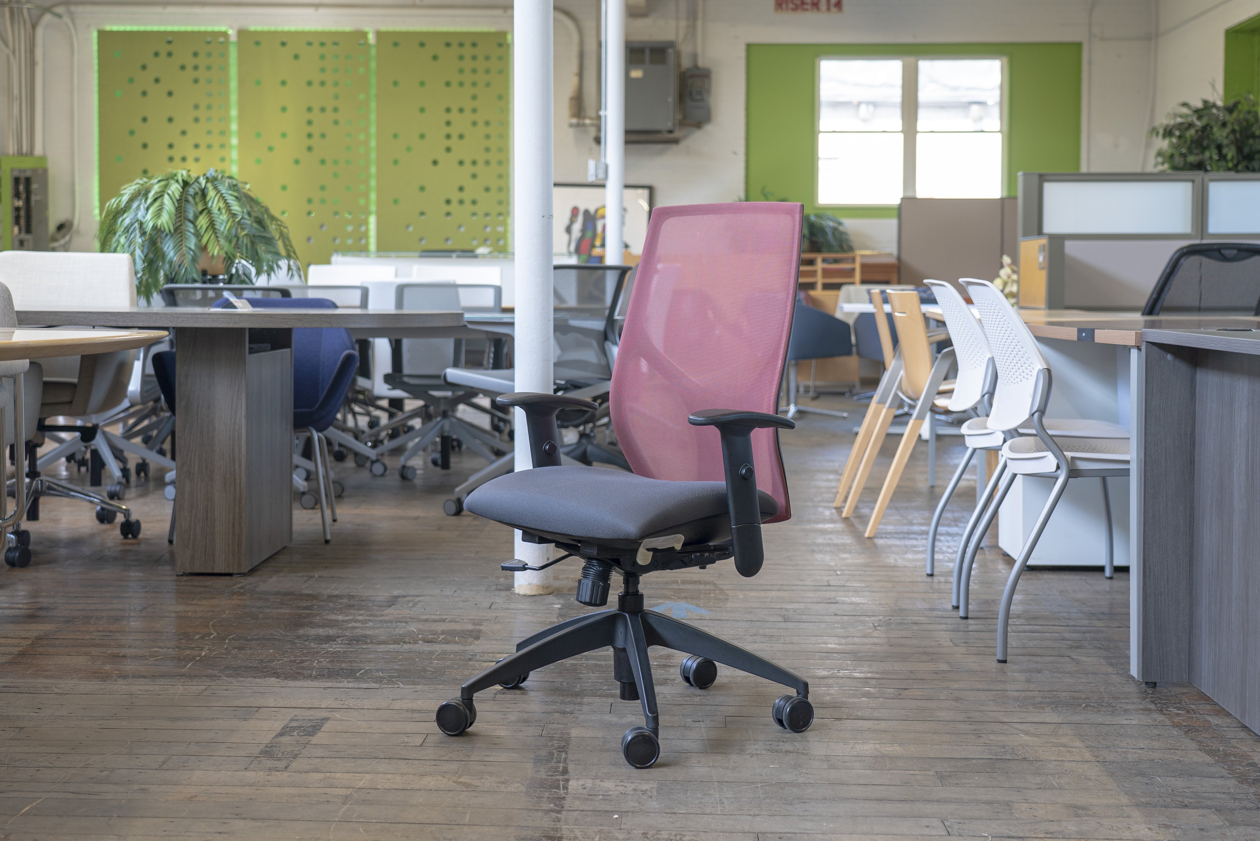 9to5-seating-vault-task-chairs