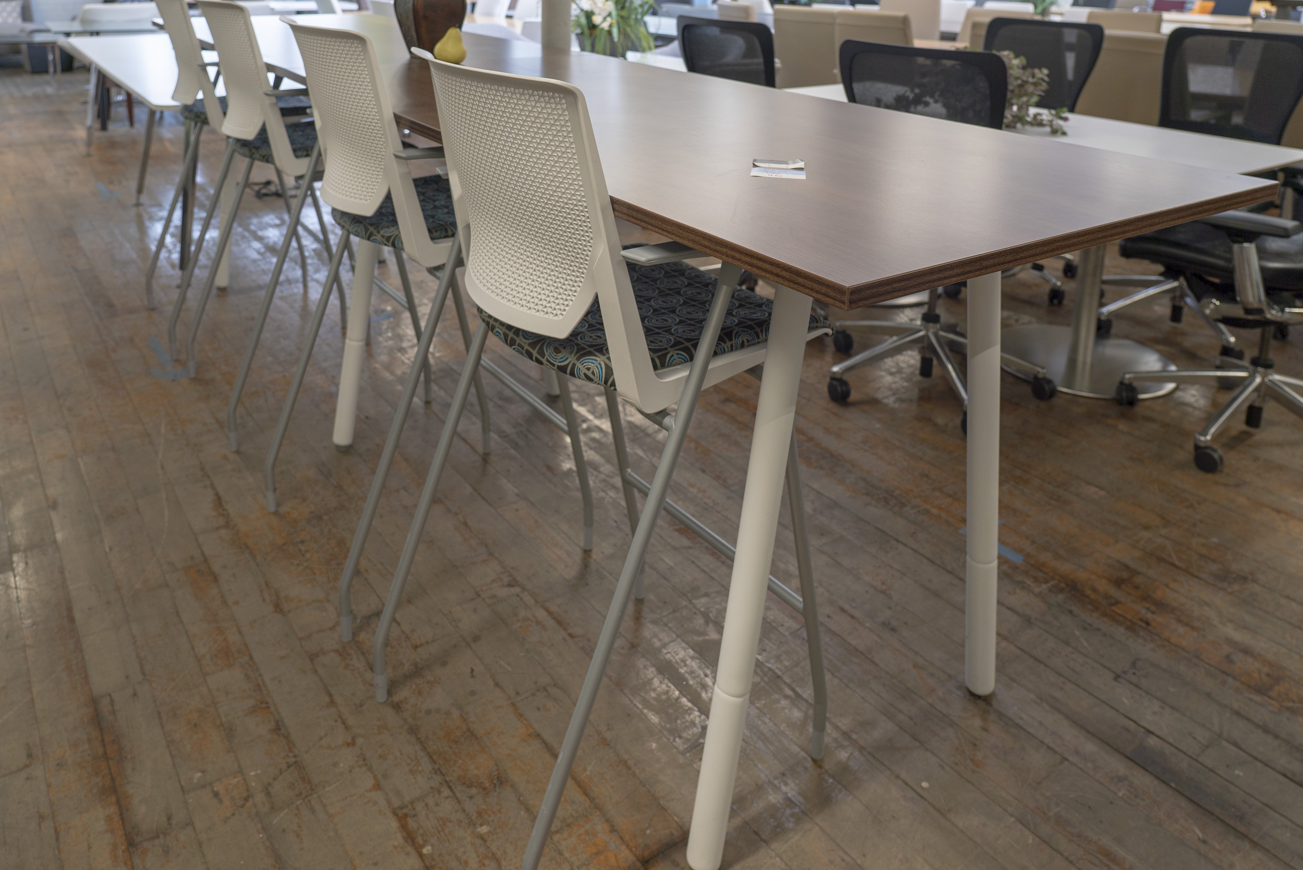 custom-12-bar-height-conference-cafe-table
