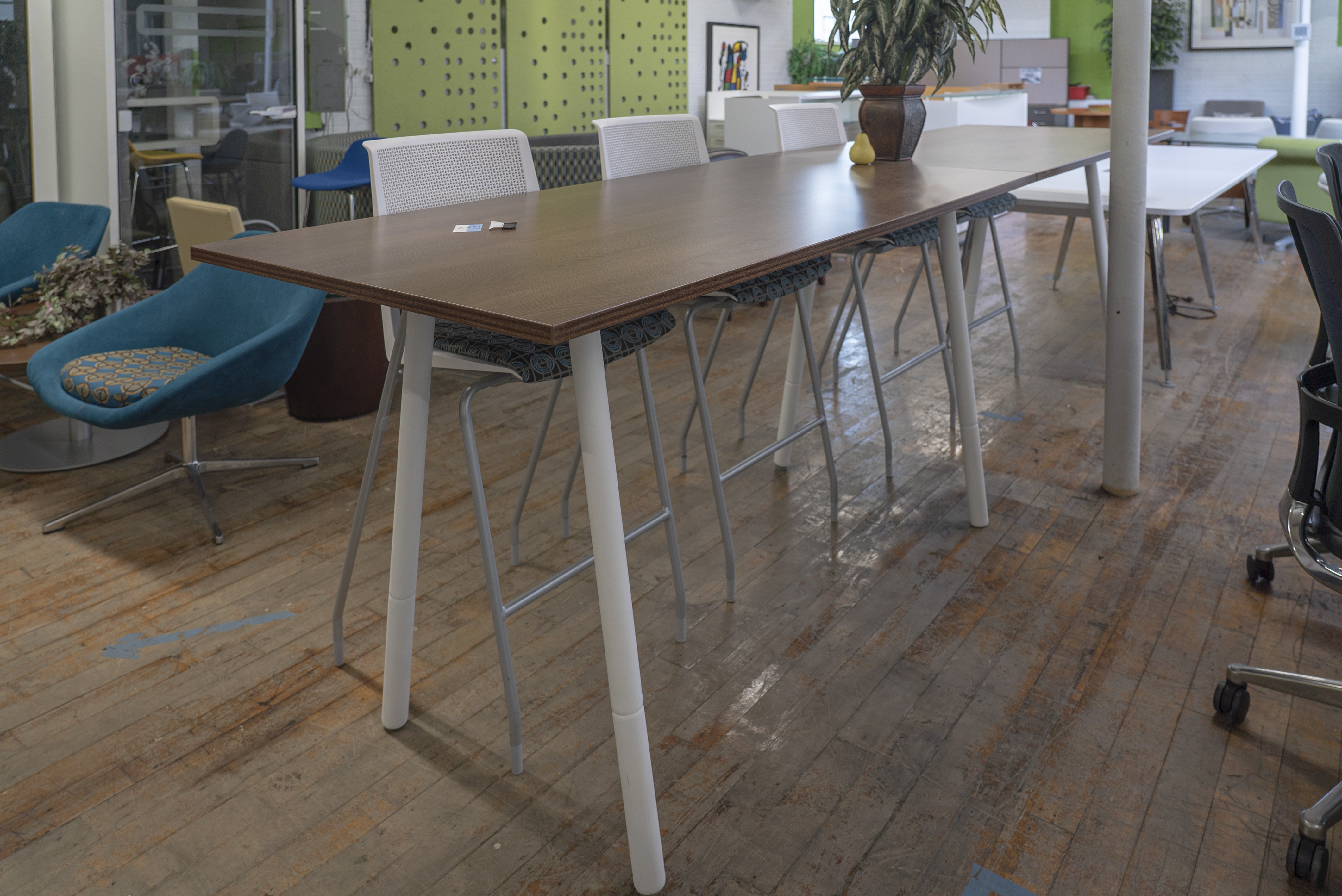 custom-12-bar-height-conference-cafe-table