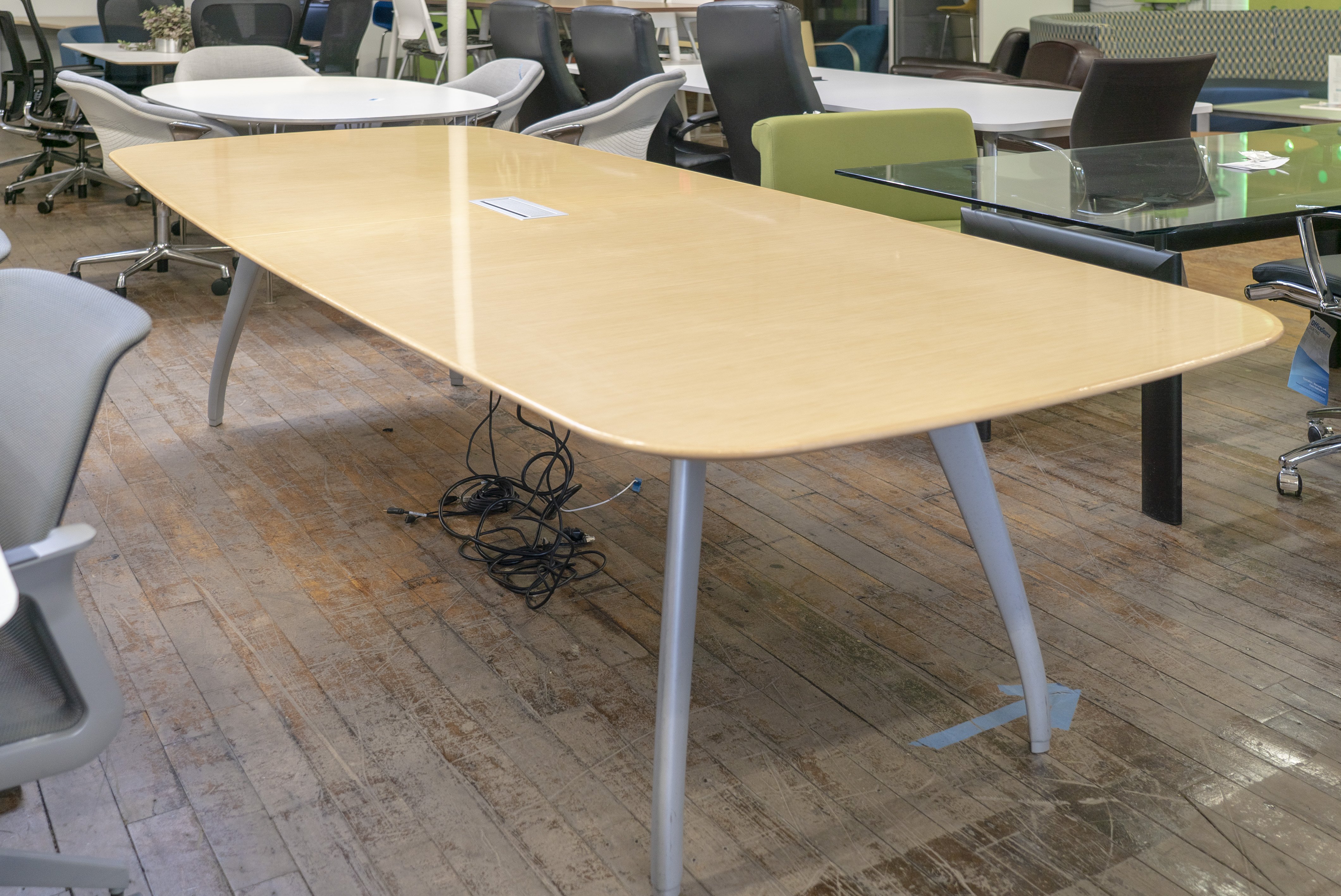 gunlocke-10-boat-shaped-conference-table