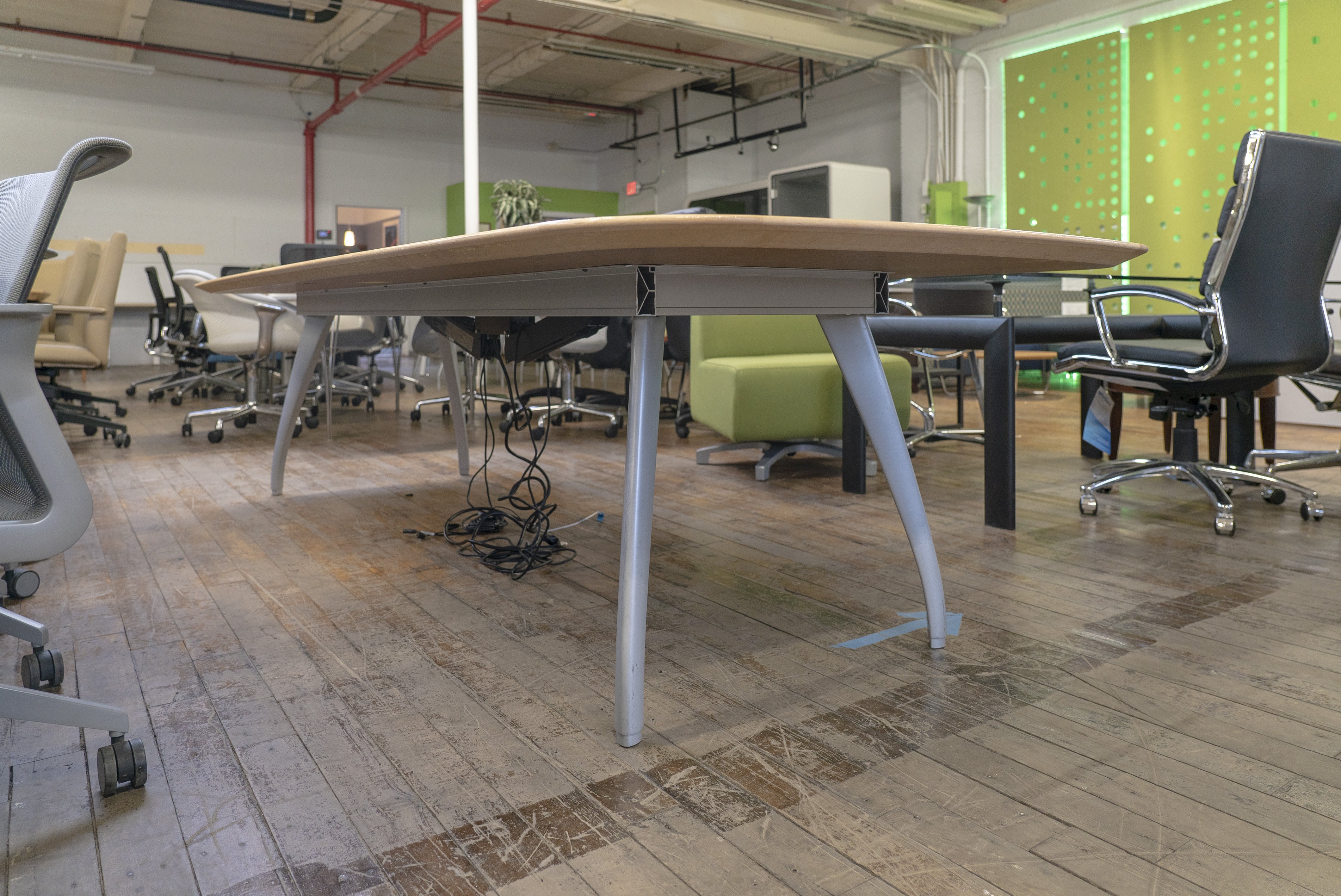 gunlocke-10-boat-shaped-conference-table