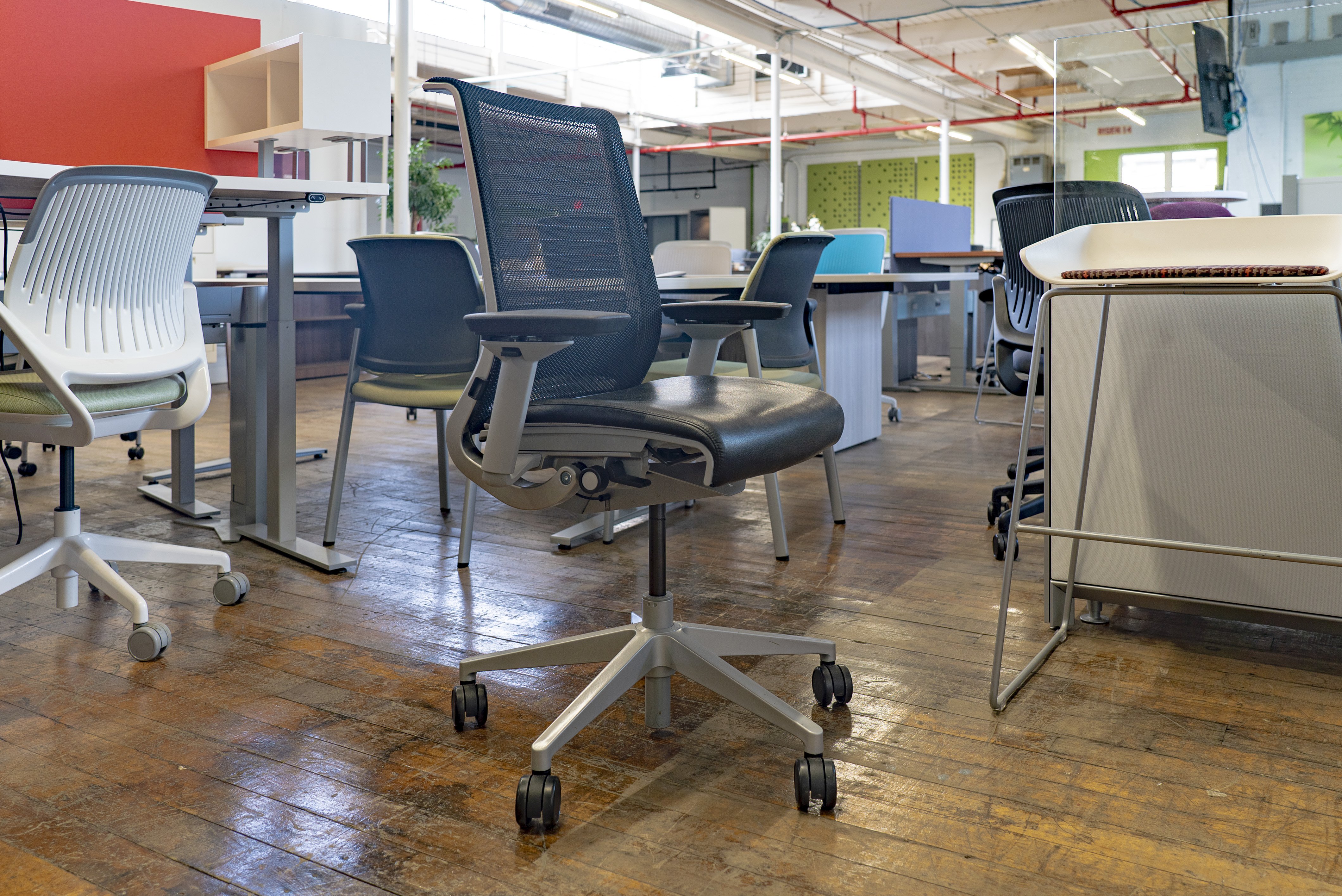 steelcase-think-v1-mesh-back-leather-task-chairs