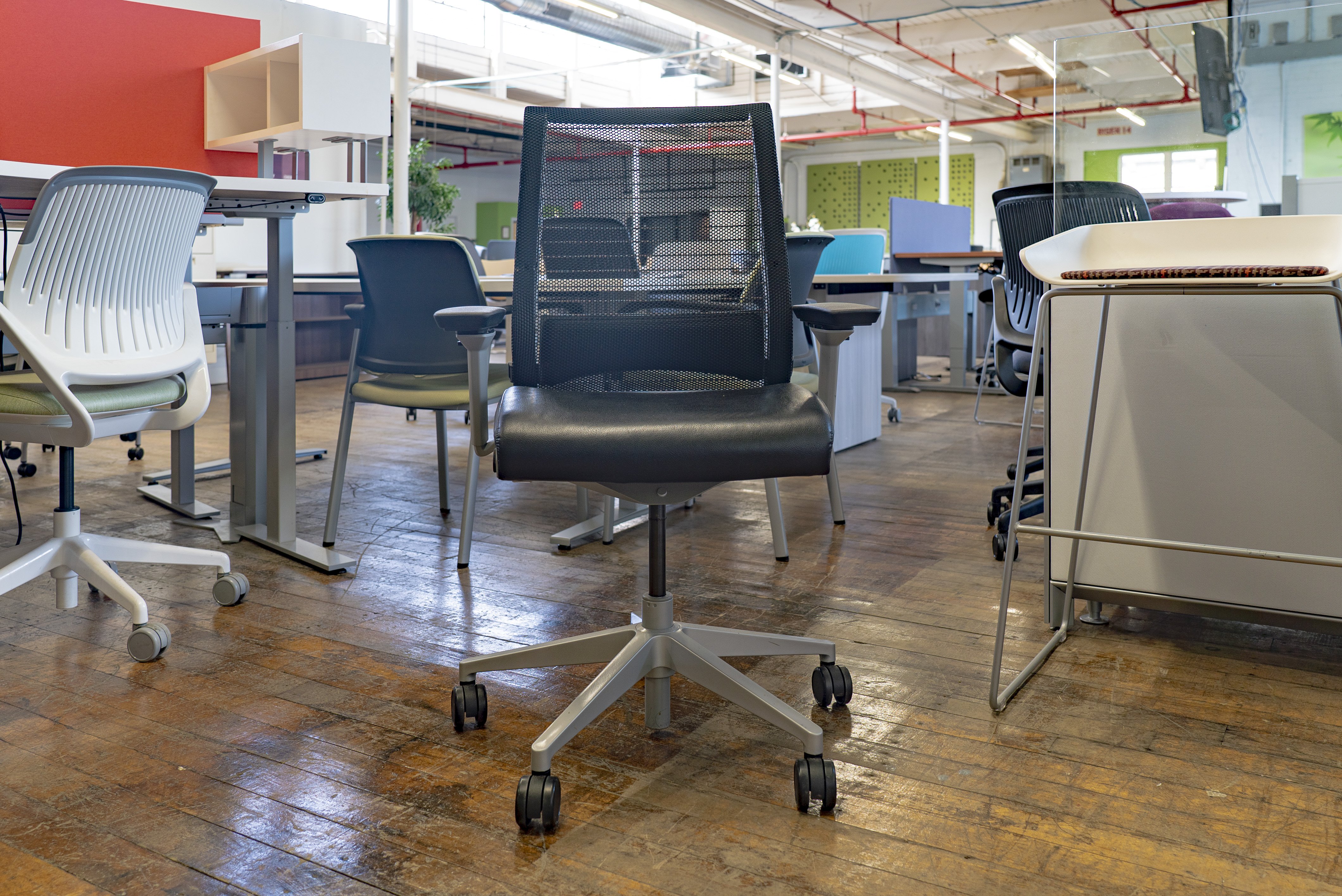 steelcase-think-v1-mesh-back-leather-task-chairs