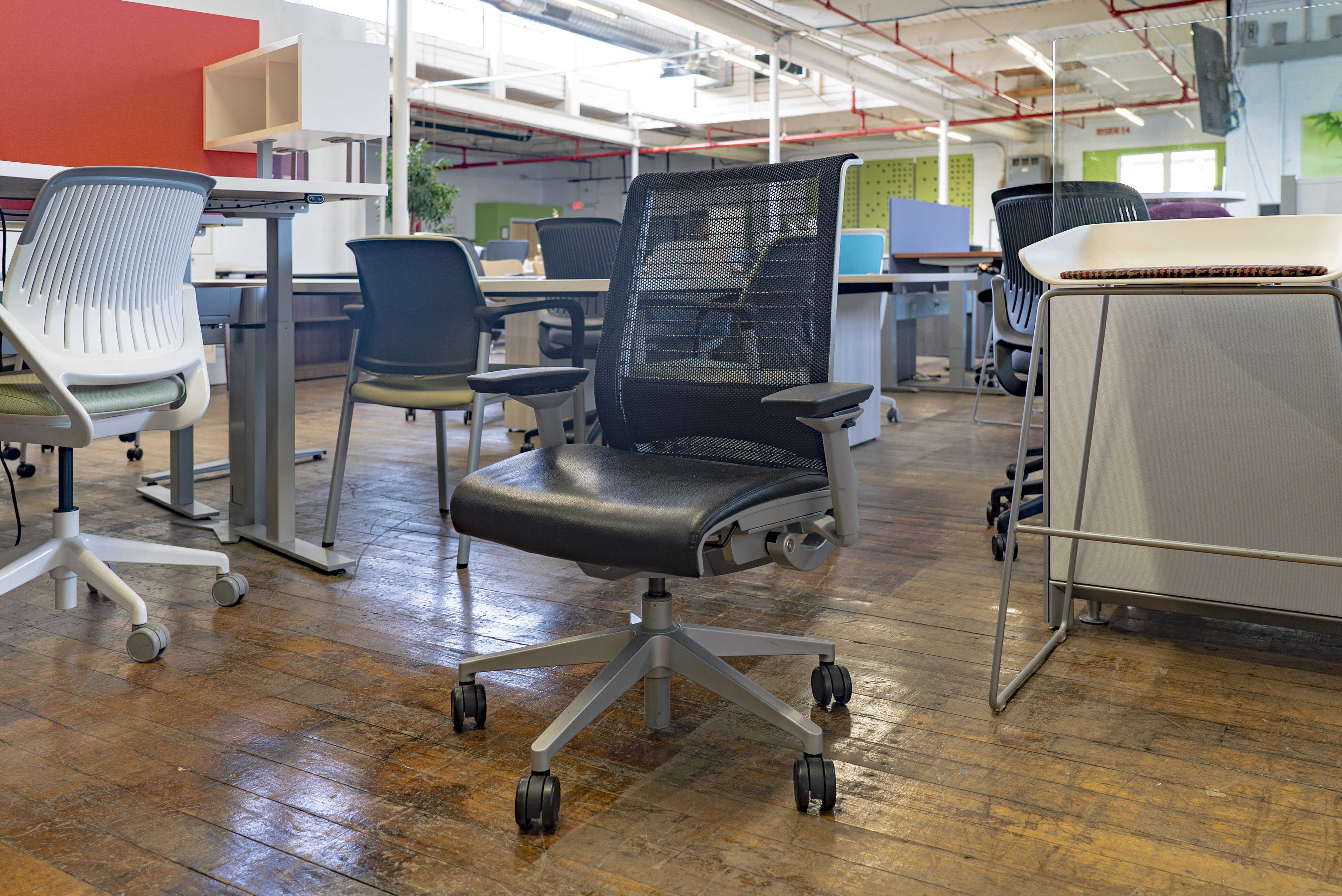 steelcase-think-v1-mesh-back-leather-task-chairs