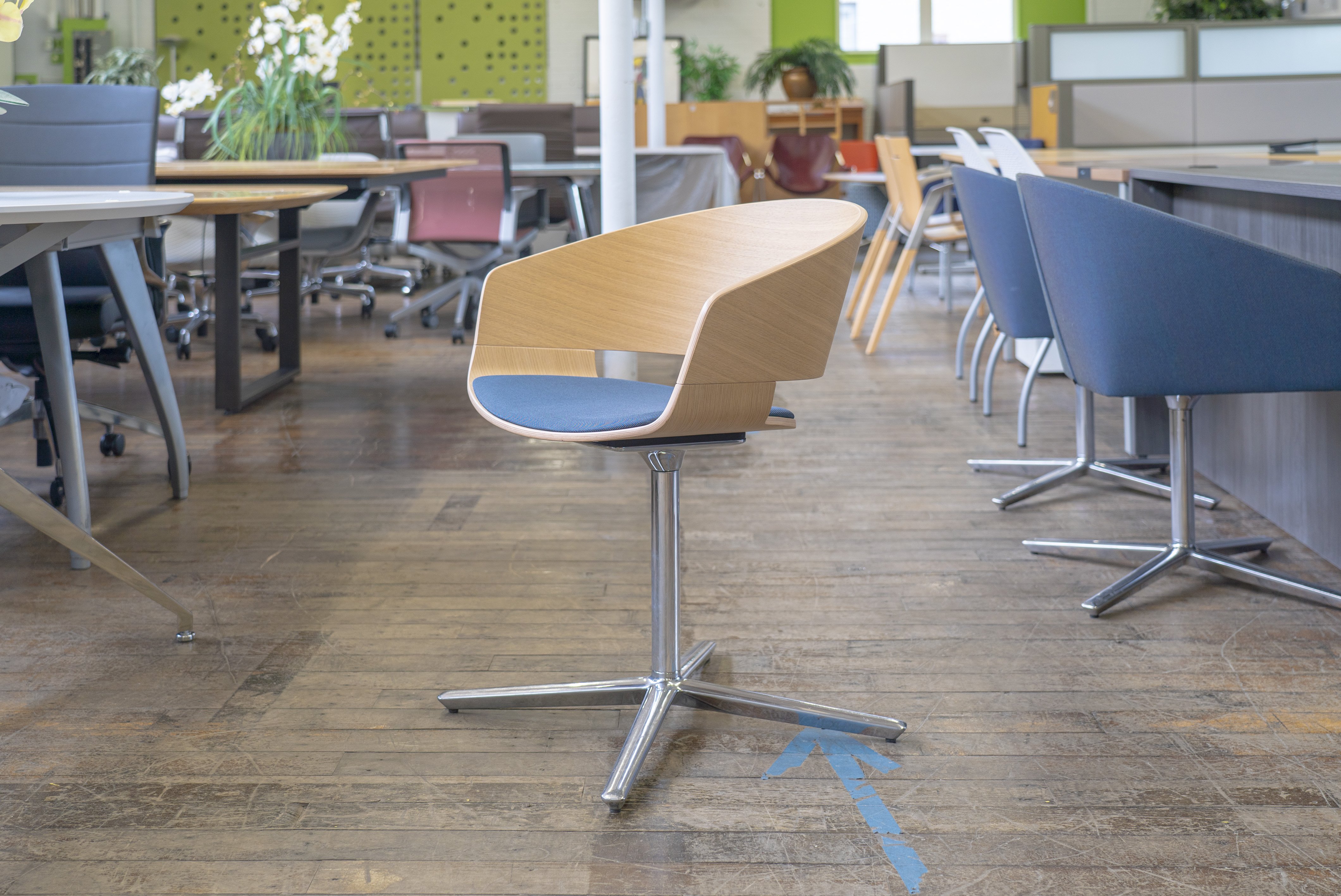 andreu-world-ronda-swivel-chairs