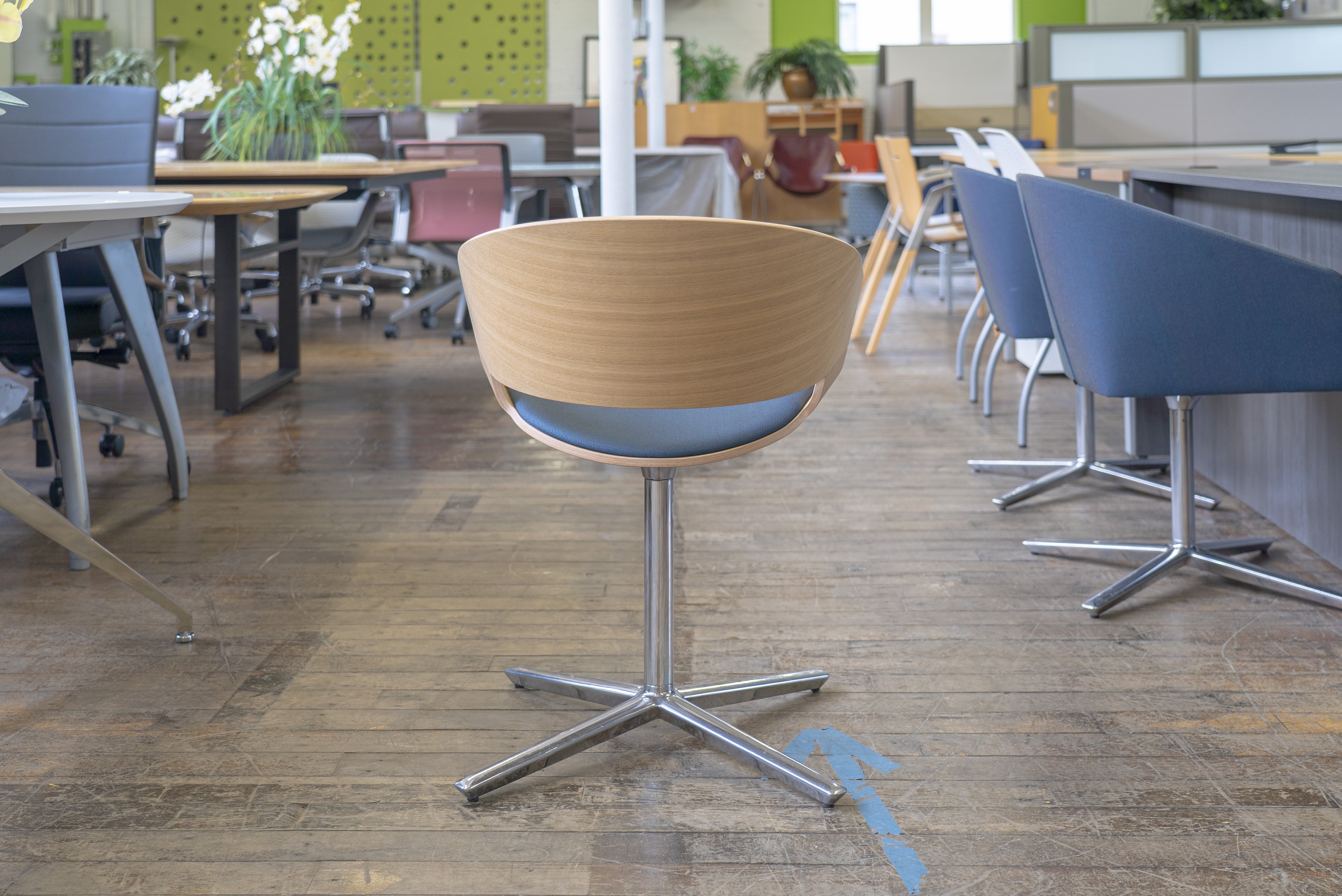 andreu-world-ronda-swivel-chairs