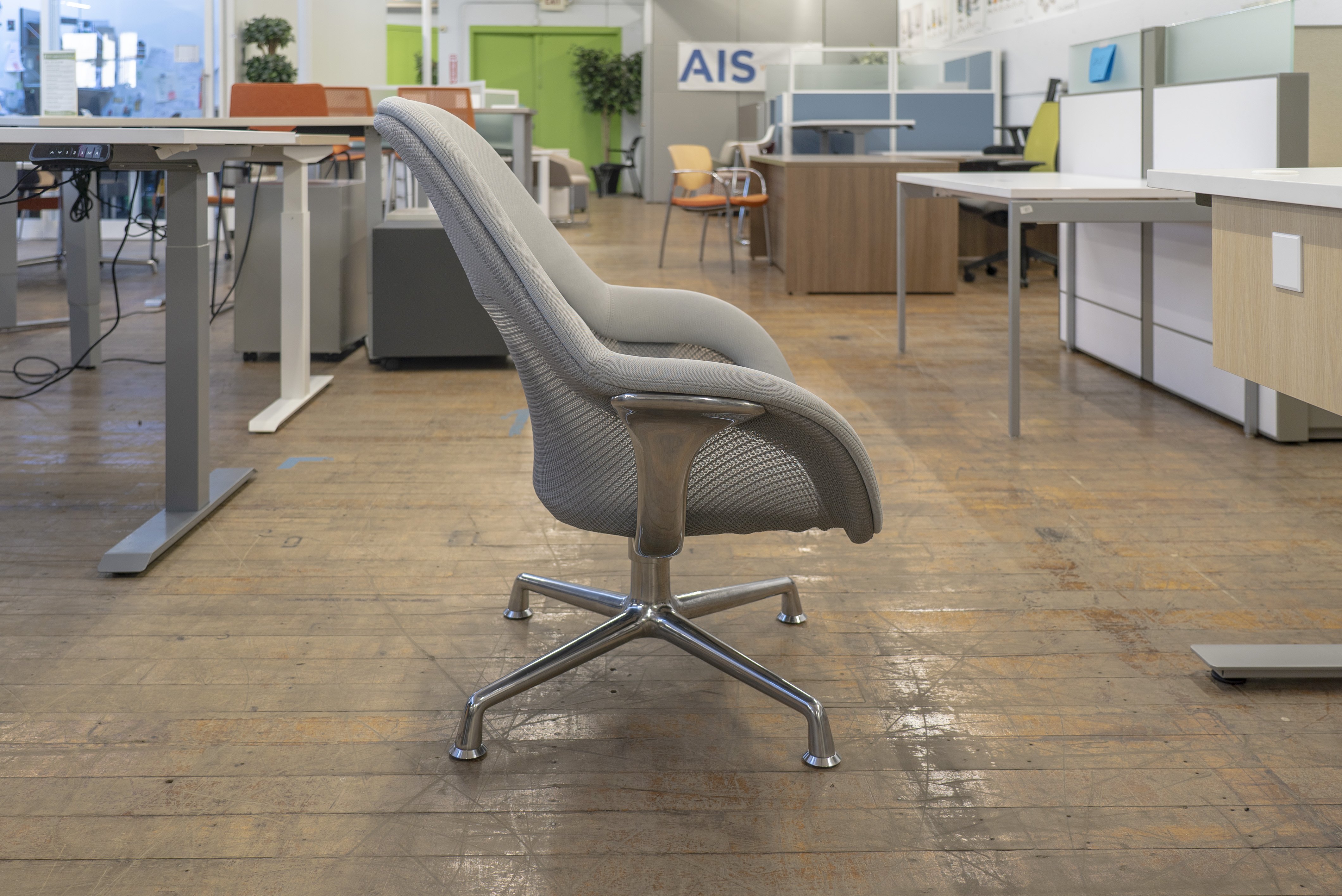 coalesse-sw_1-lounge-swivel-chairs