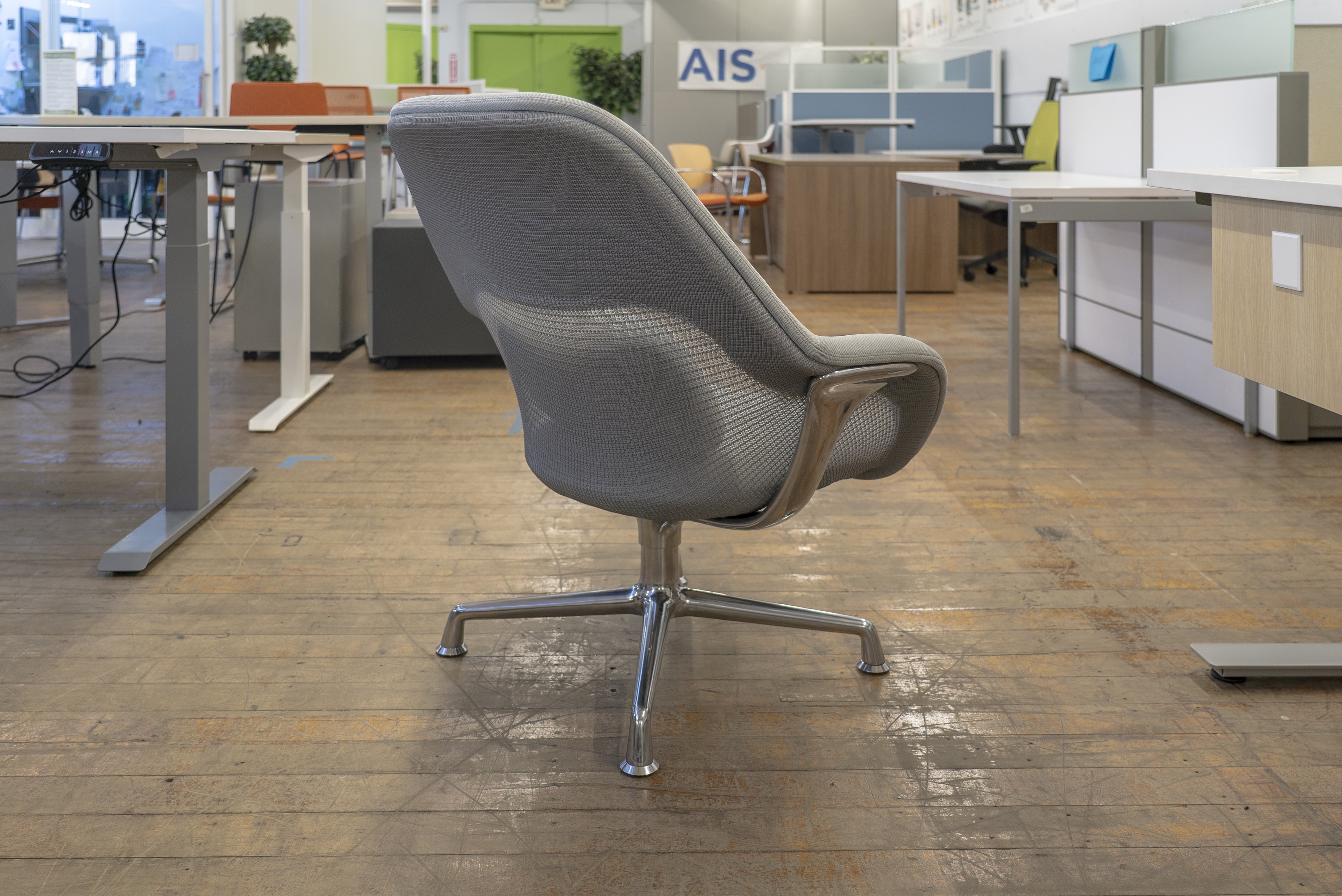 coalesse-sw_1-lounge-swivel-chairs