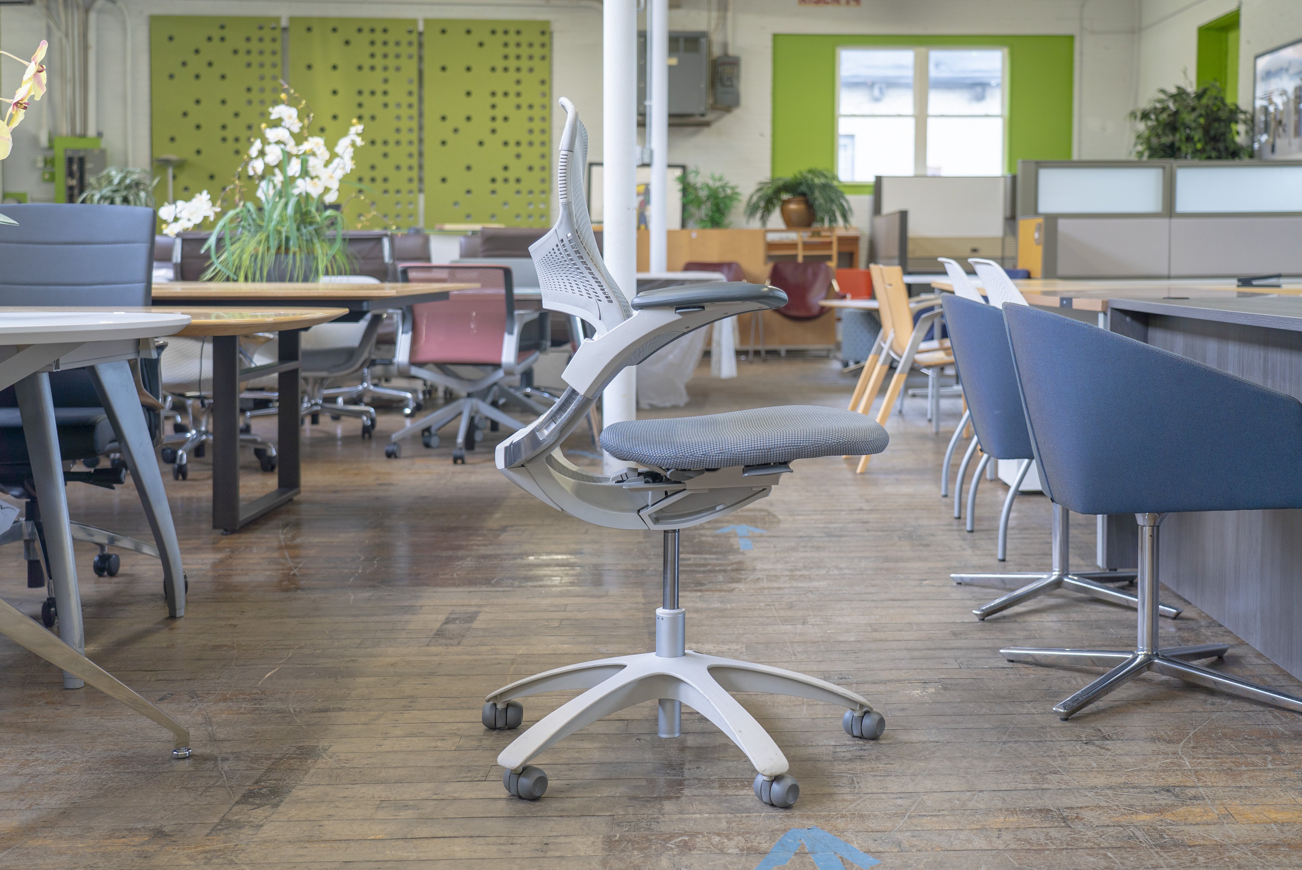 knoll-generation-chairs