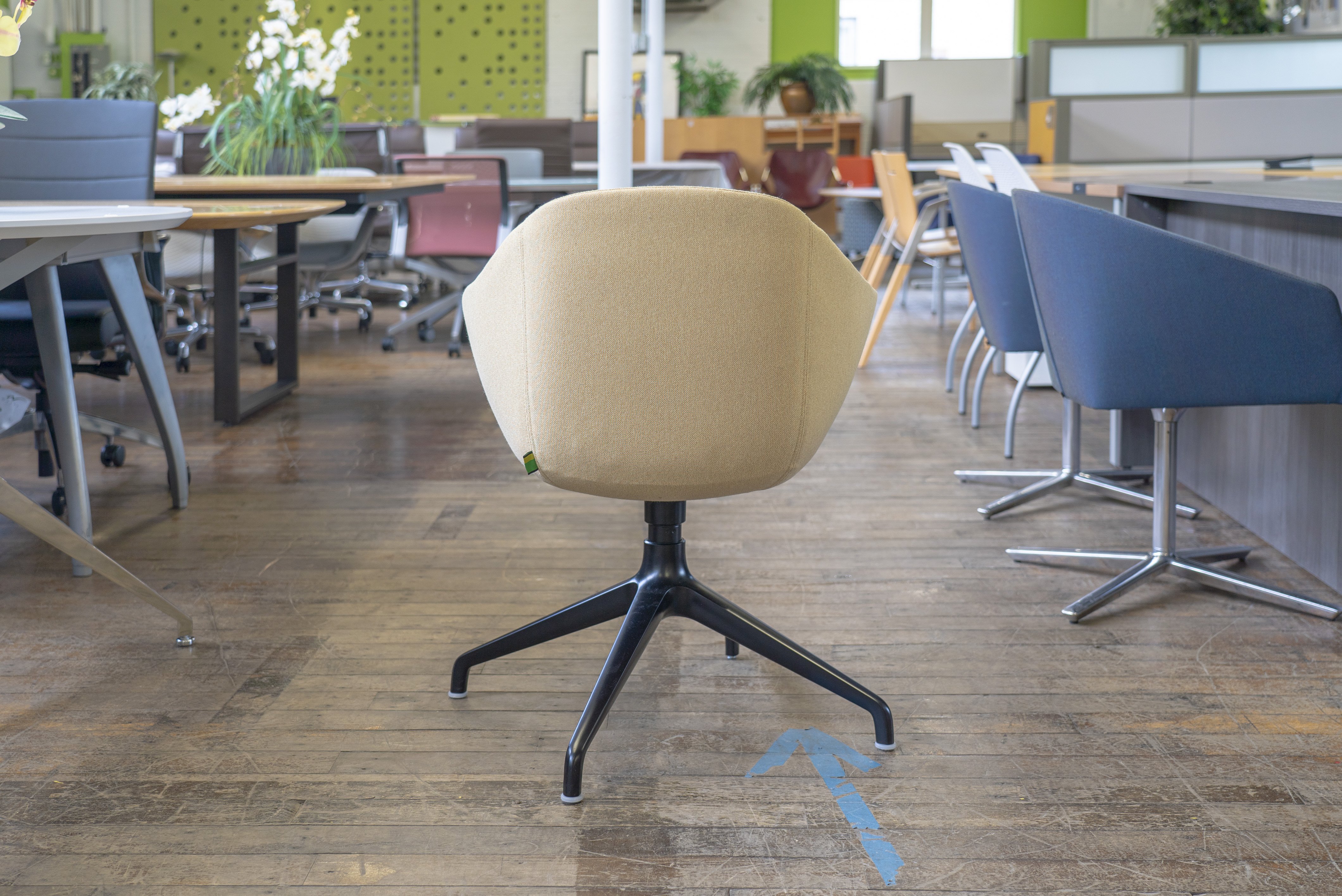 naughtone-ruby-swivel-chairs