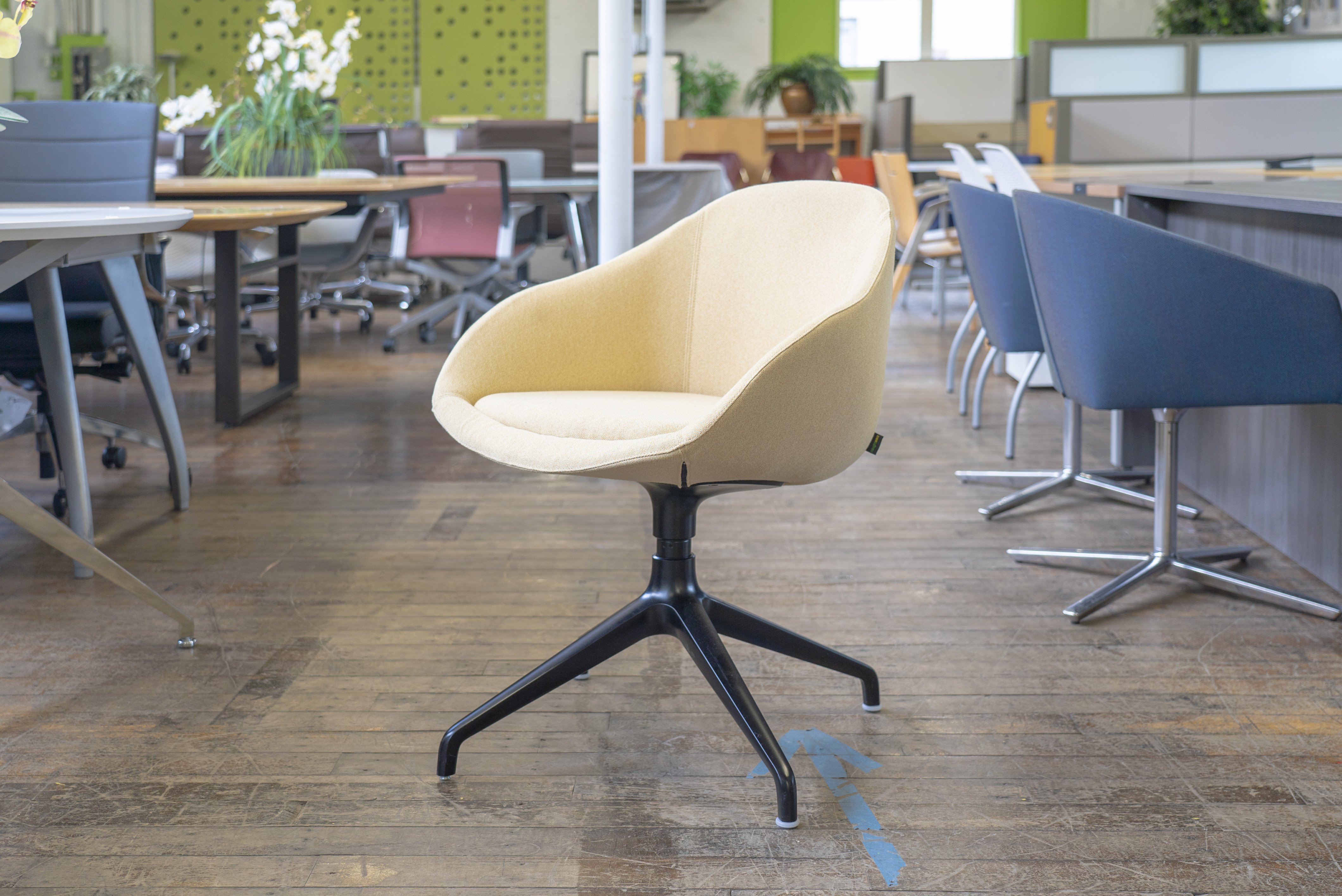 naughtone-ruby-swivel-chairs