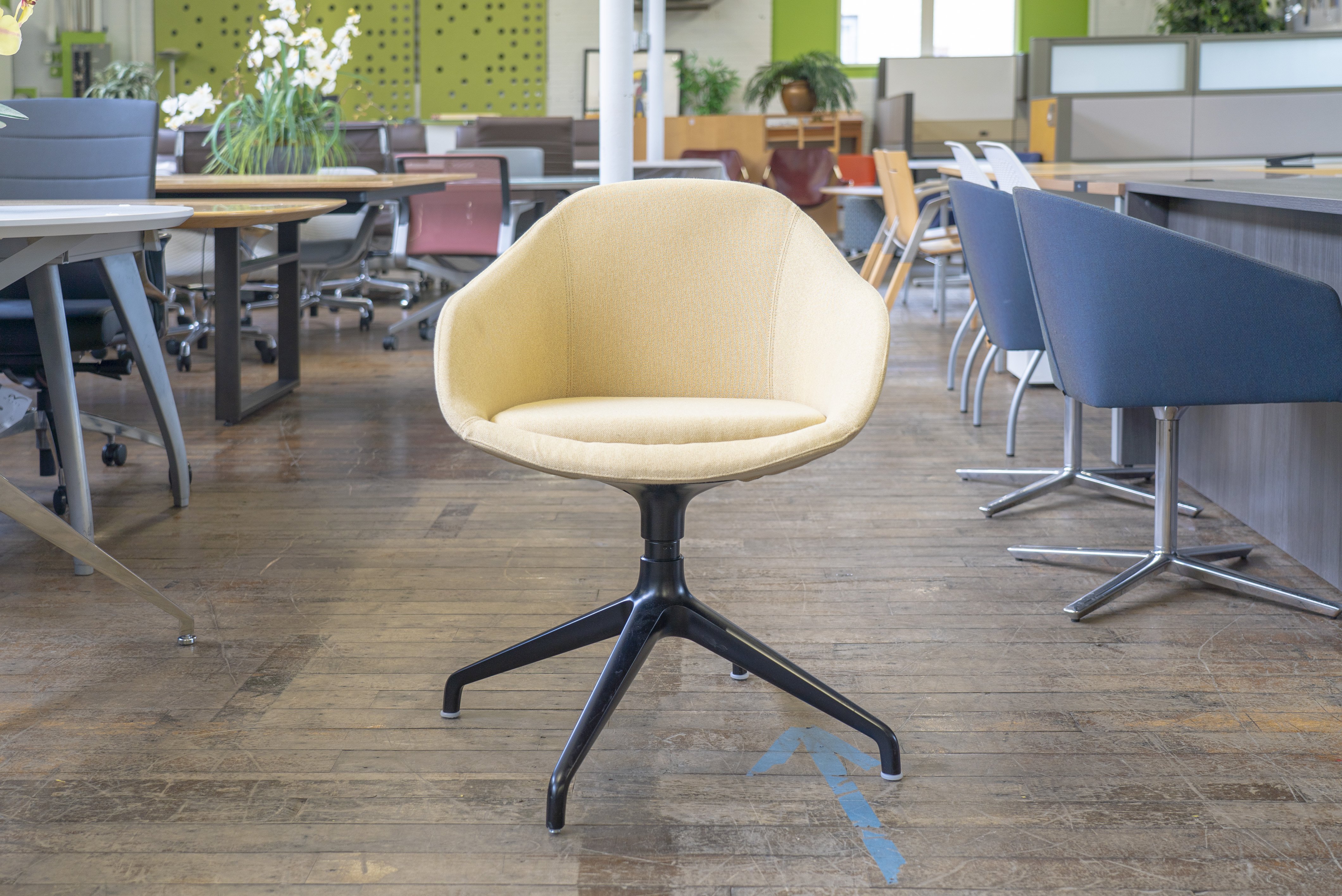 naughtone-ruby-swivel-chairs