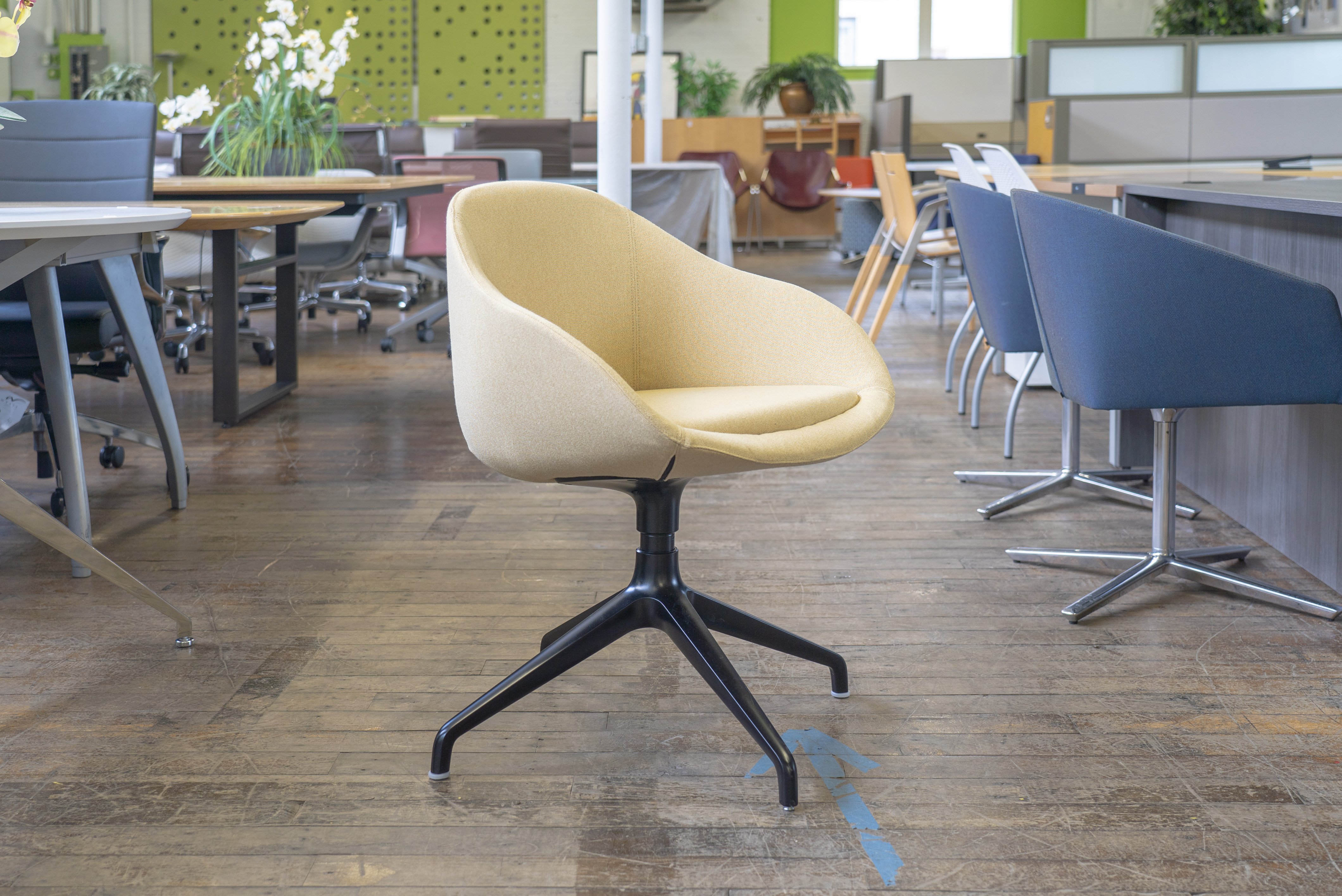 naughtone-ruby-swivel-chairs