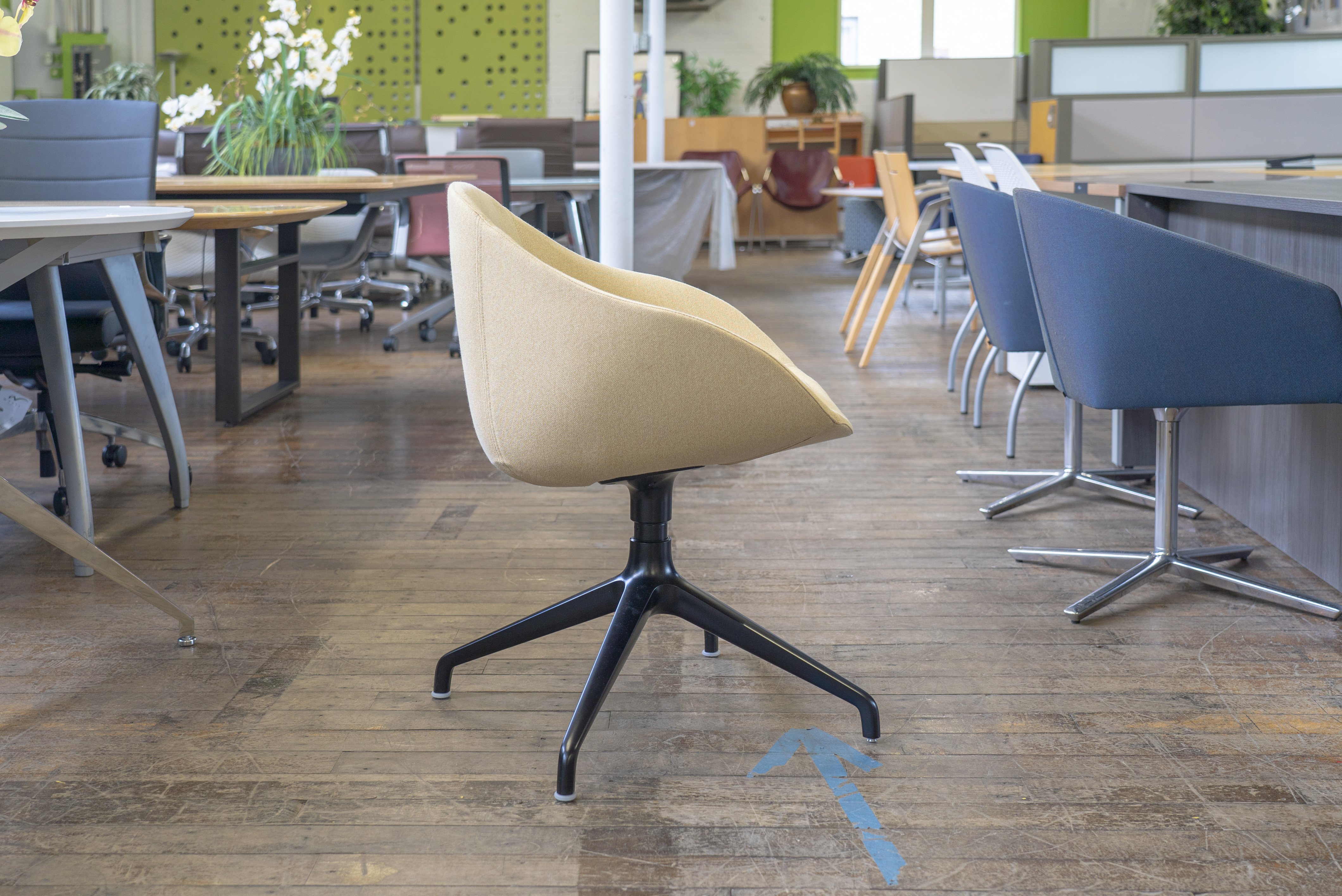 naughtone-ruby-swivel-chairs